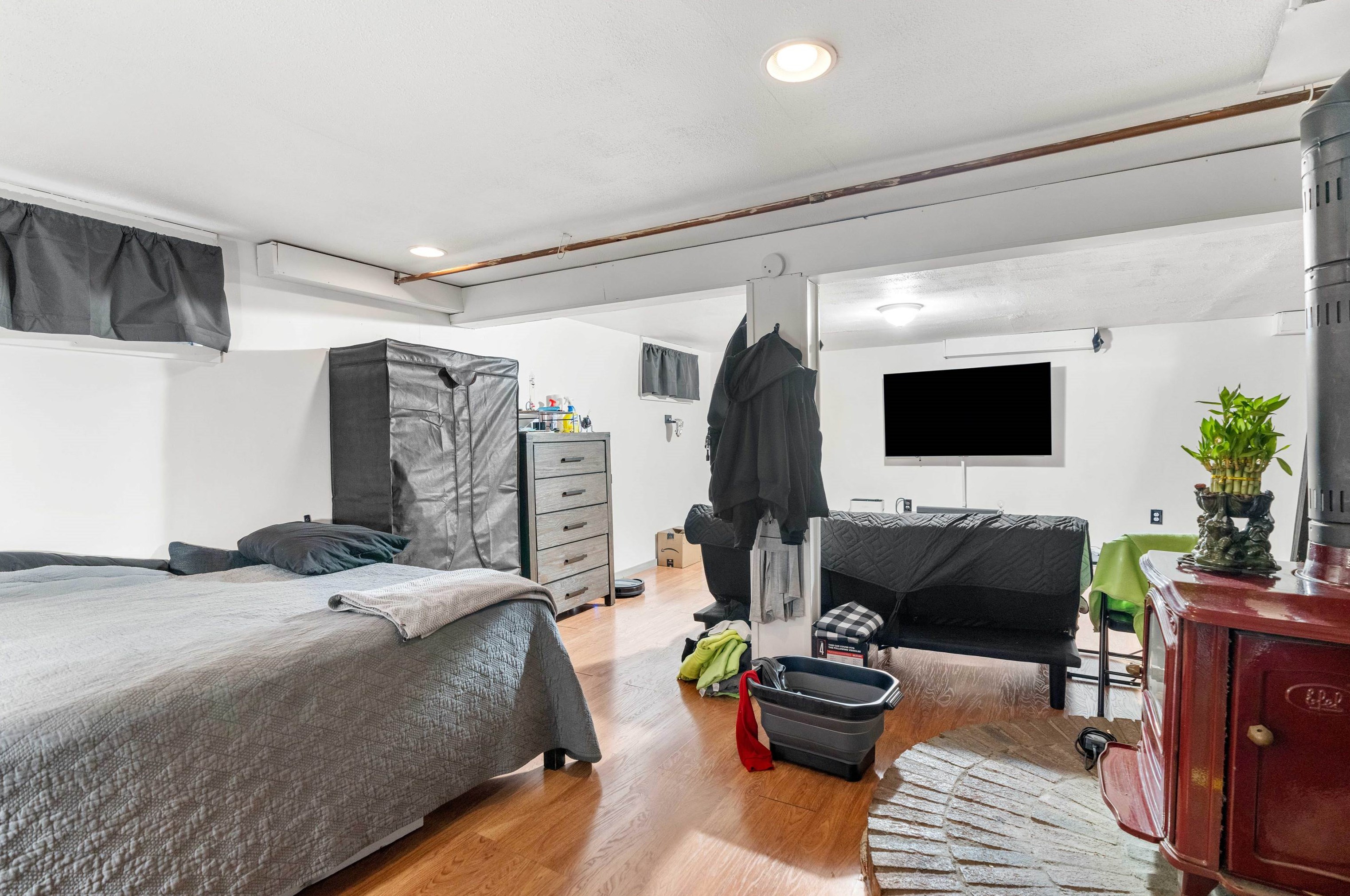 6 Shady Ln, Plaistow NH 03865-2110 exterior