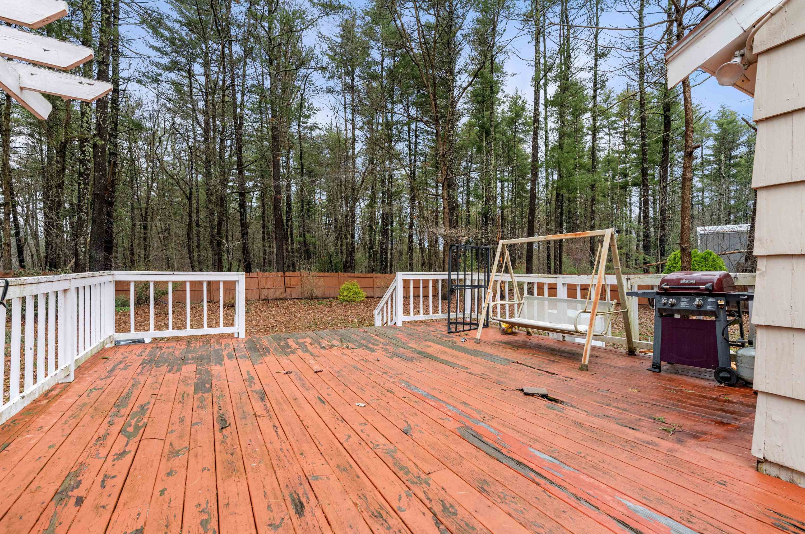 6 Shady Ln, Plaistow NH 03865-2110 exterior