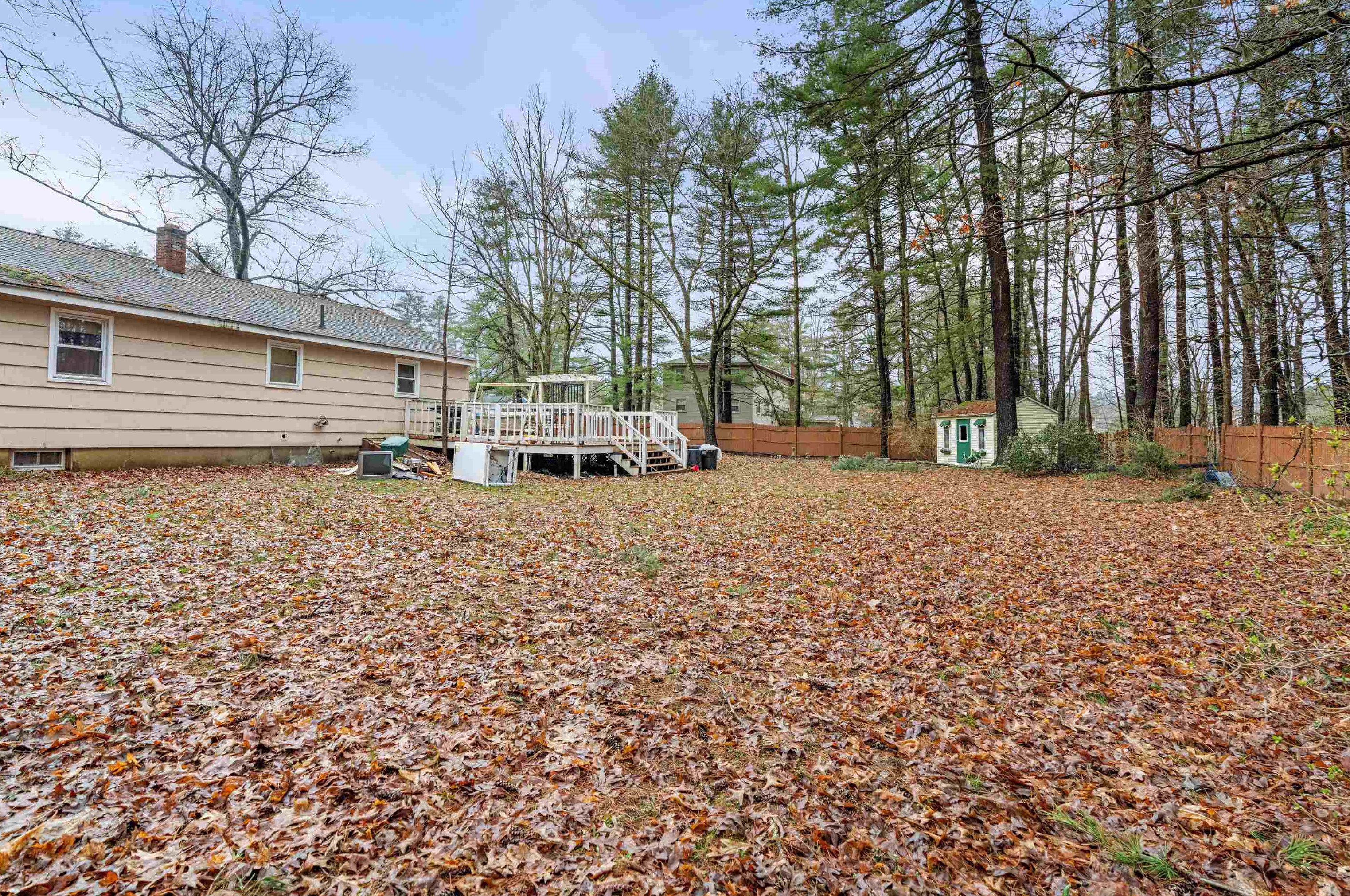 6 Shady Ln, Plaistow NH 03865-2110 exterior