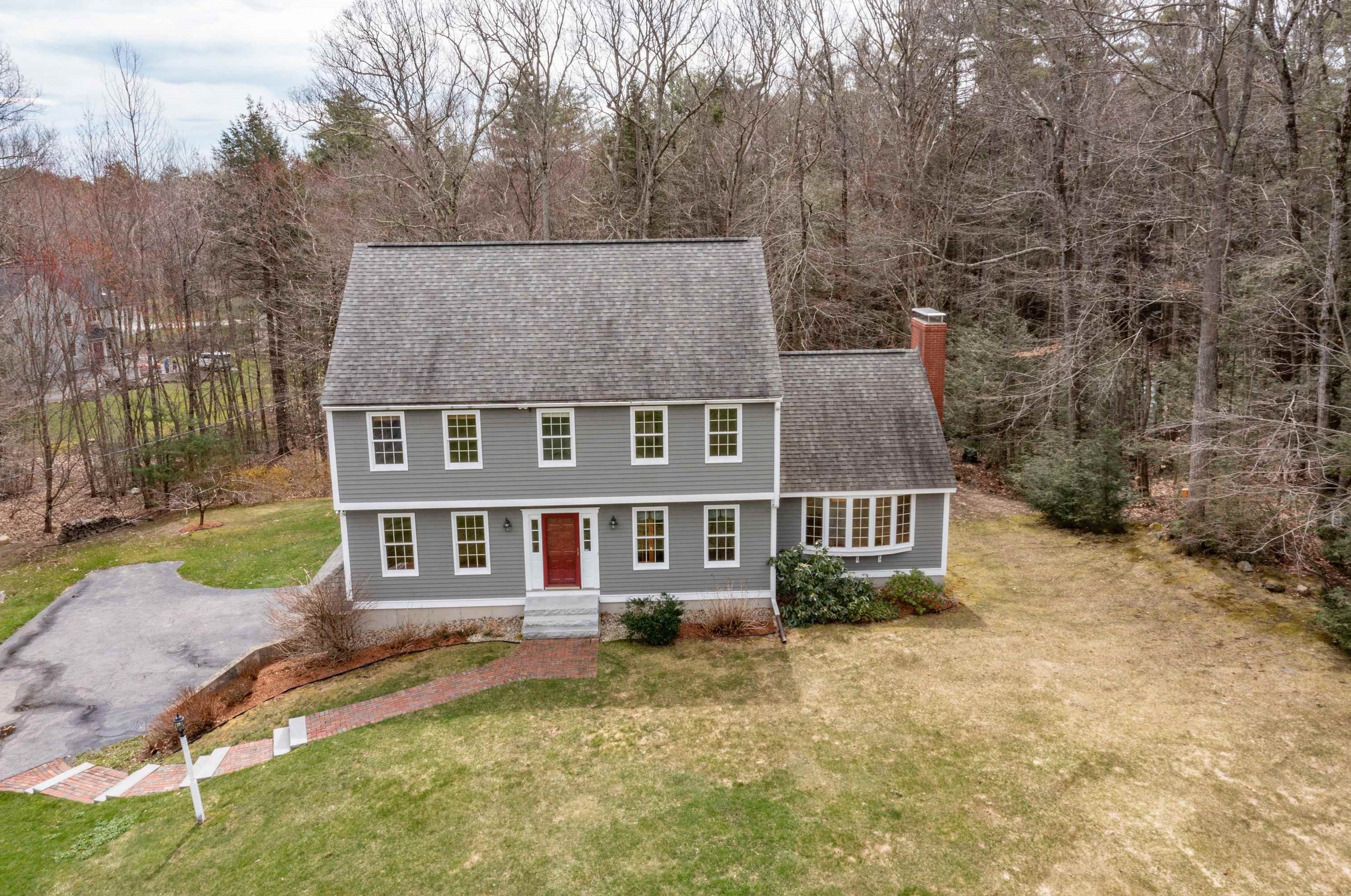 99 Rolling Hill Rd, Hampstead, NH 03841-2386