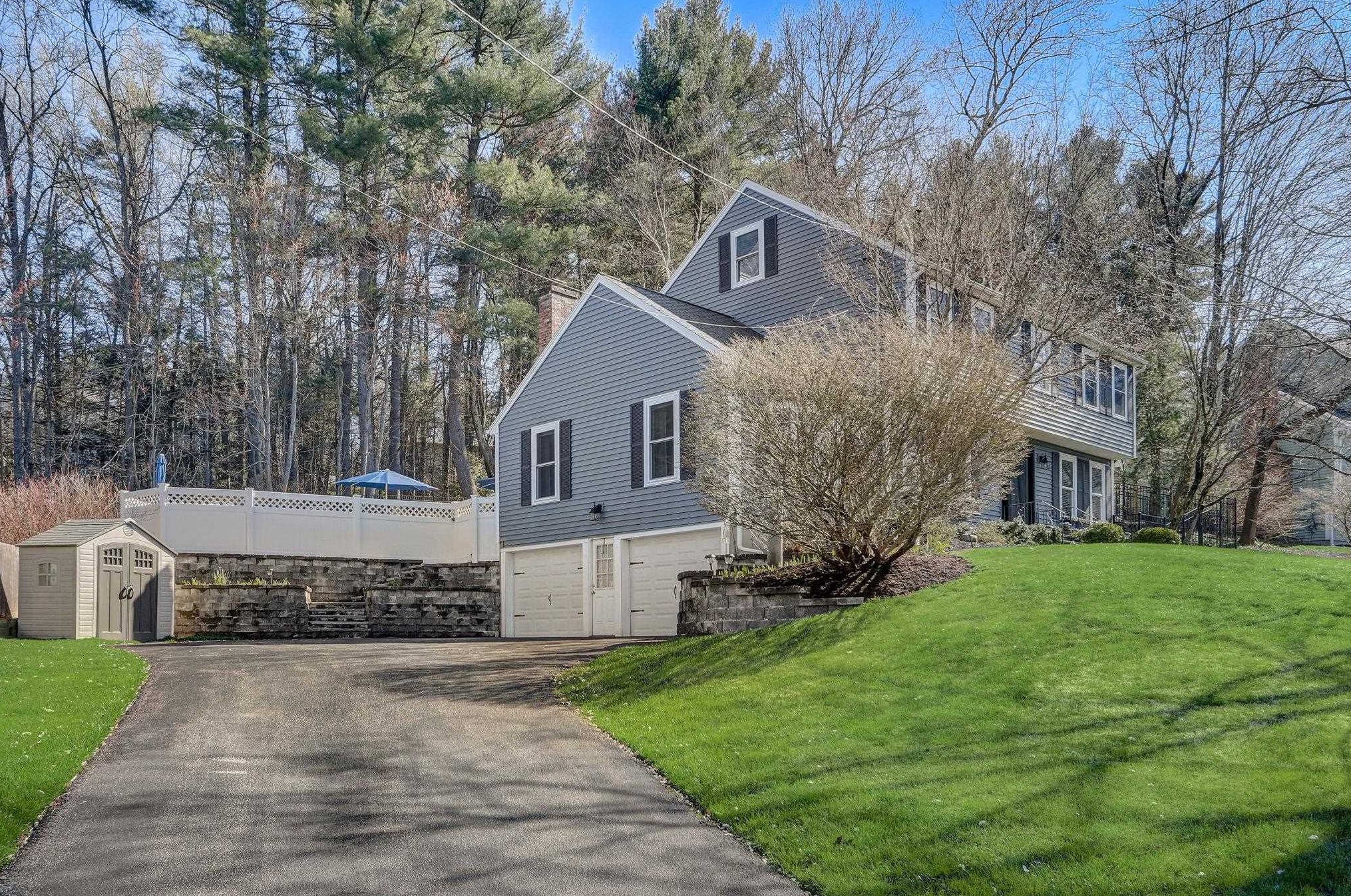 24 Bicentennial Dr, Nashua, NH 03062
