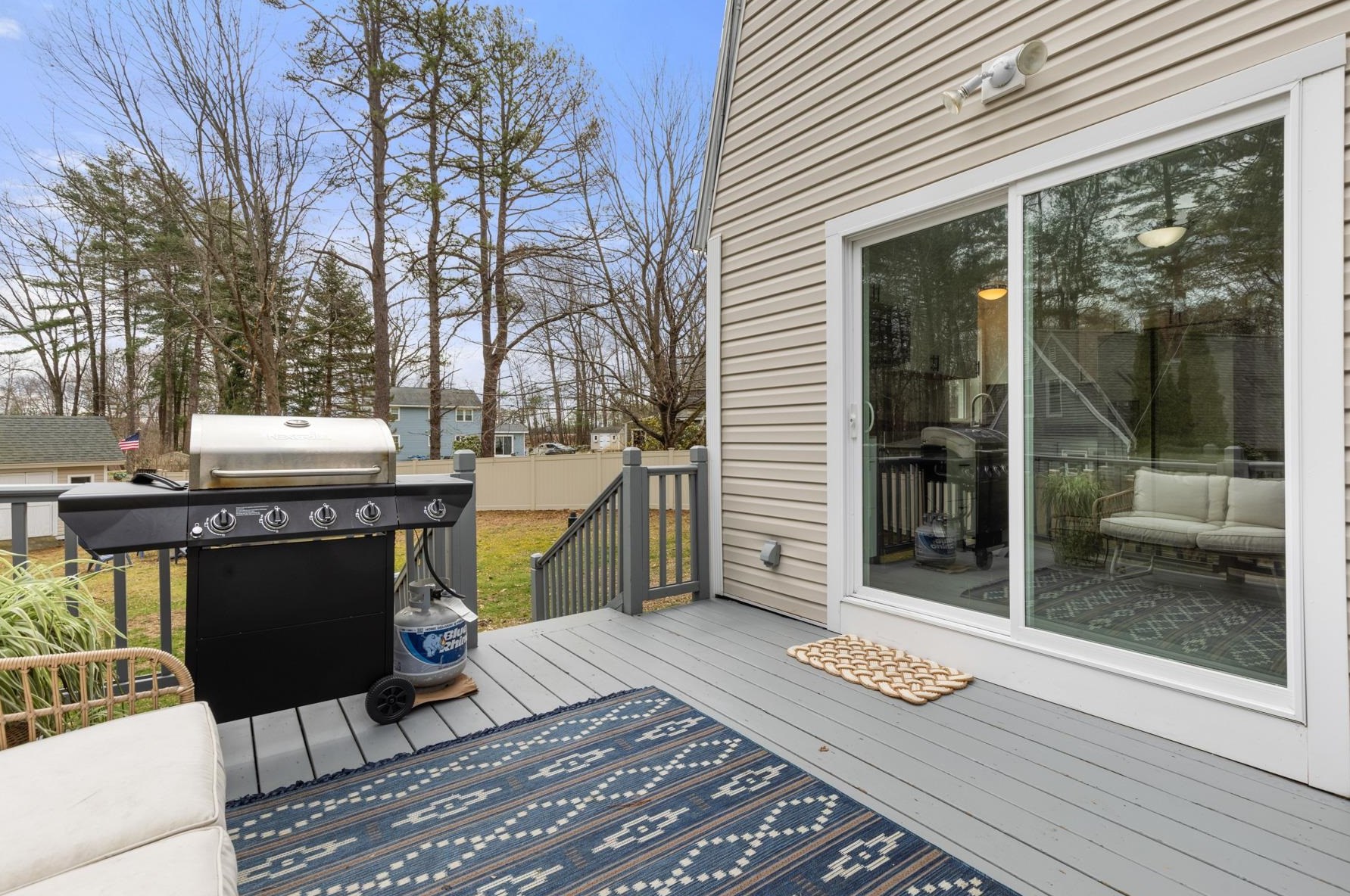 157 Exeter Rd, Newmarket NH  03857-2033 exterior