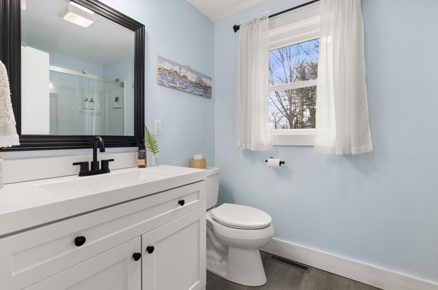 157 Exeter Rd, Newmarket NH  03857-2033 exterior