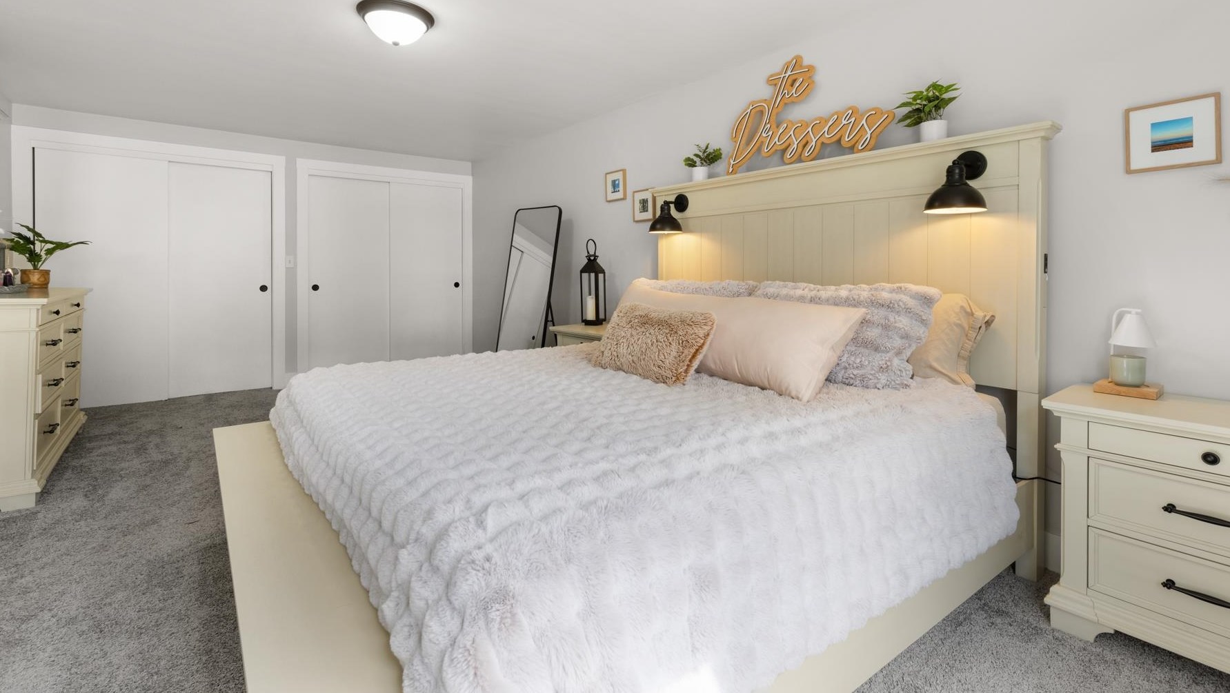 157 Exeter Rd, Newmarket NH  03857-2033 exterior