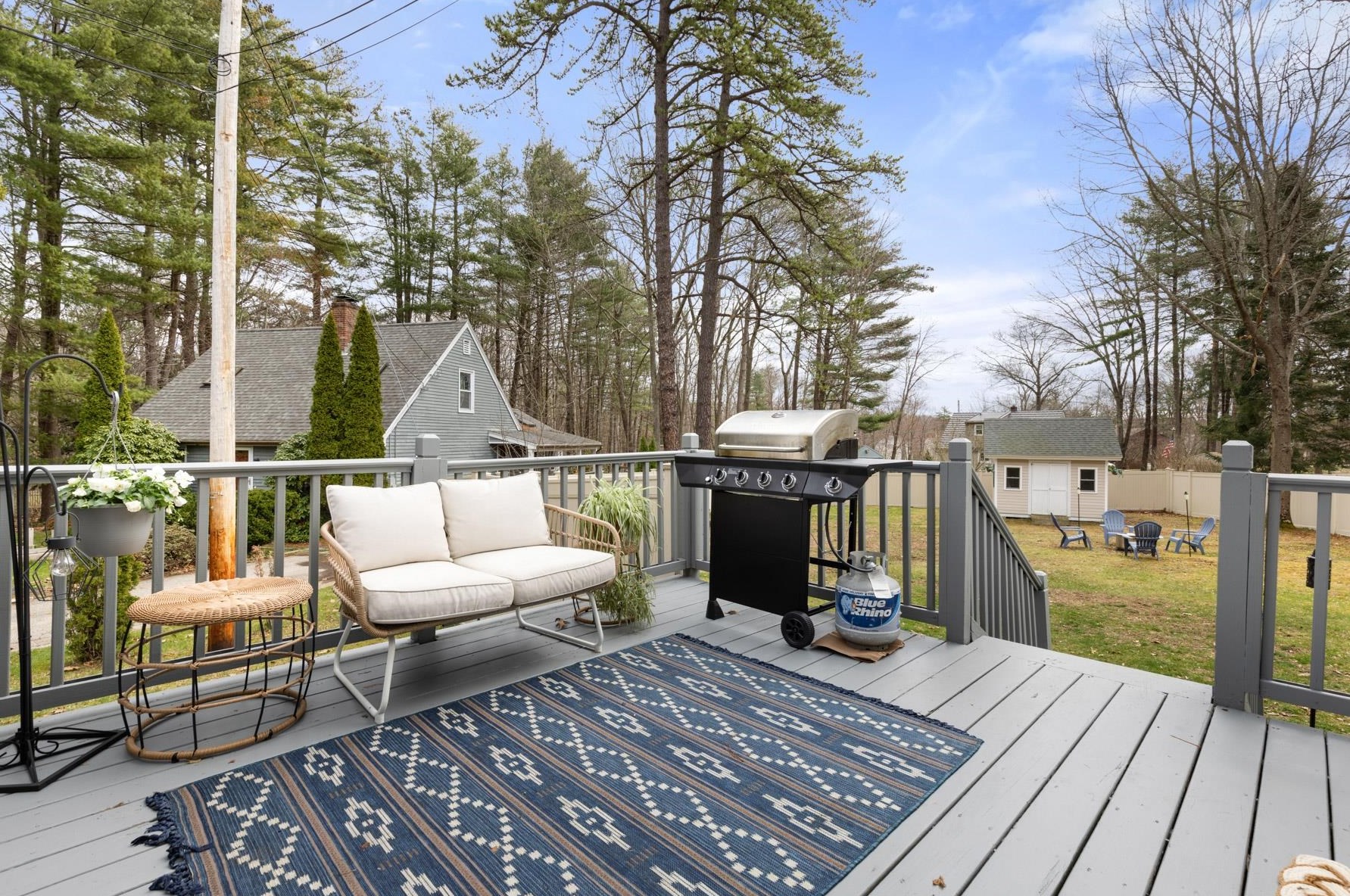 157 Exeter Rd, Newmarket NH  03857-2033 exterior