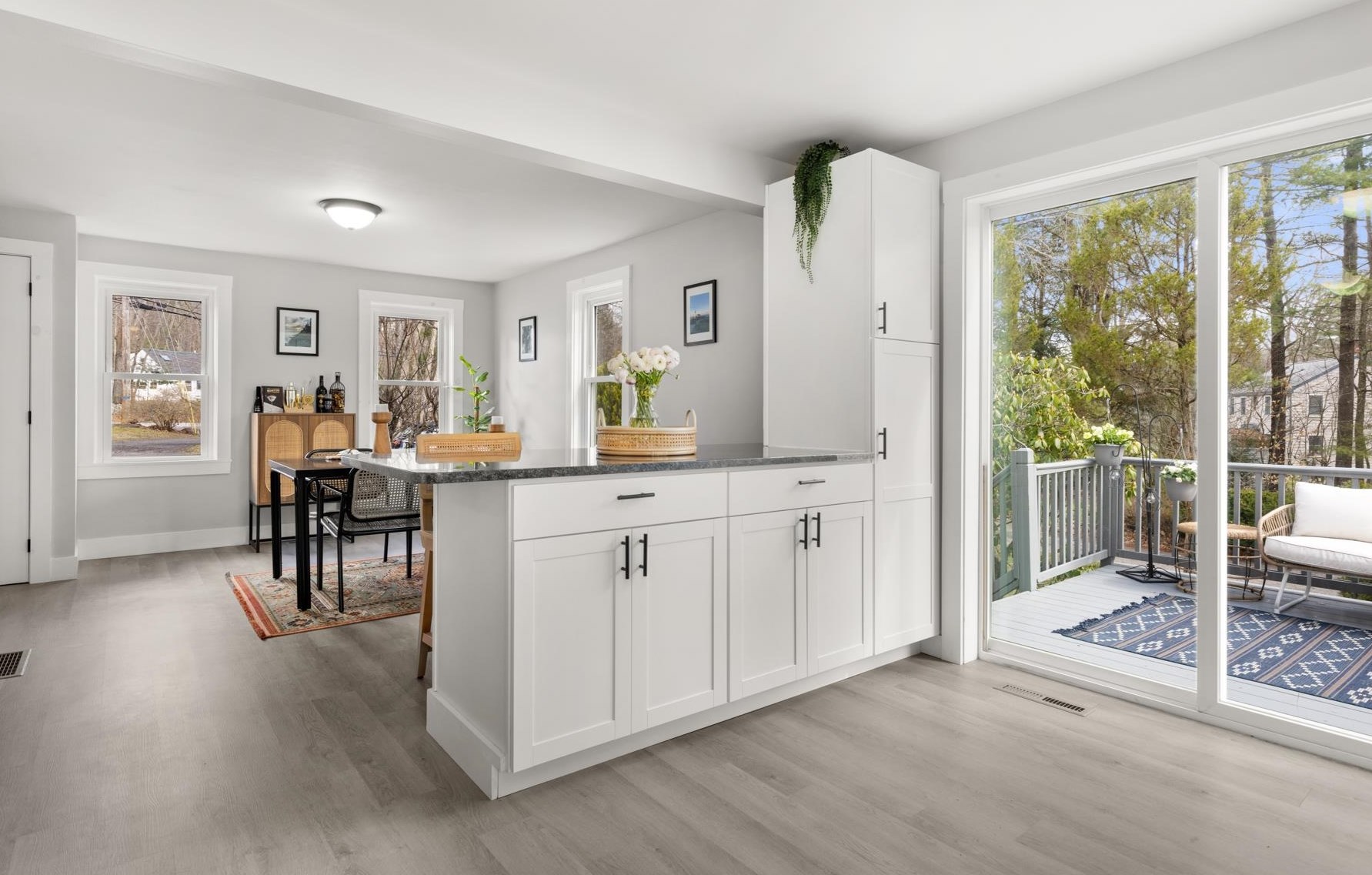 157 Exeter Rd, Newmarket NH  03857-2033 exterior