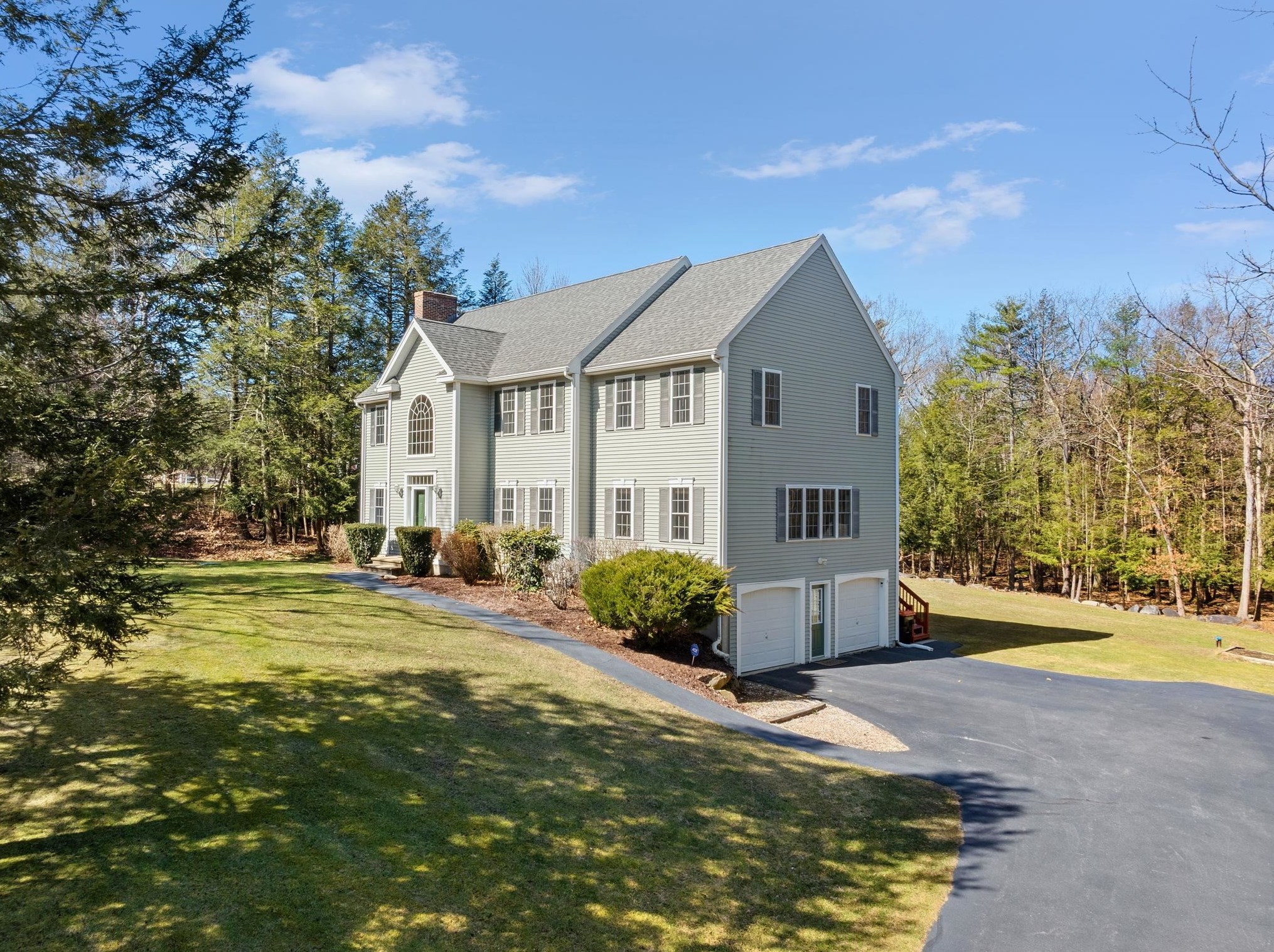 16 Trillium Ln, Chester, NH 03036-4084
