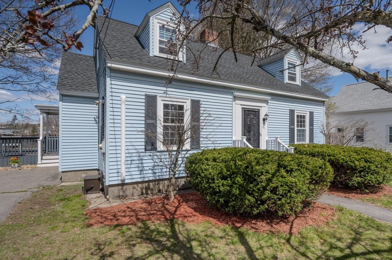 21 Fairmount St, Nashua, NH 03064