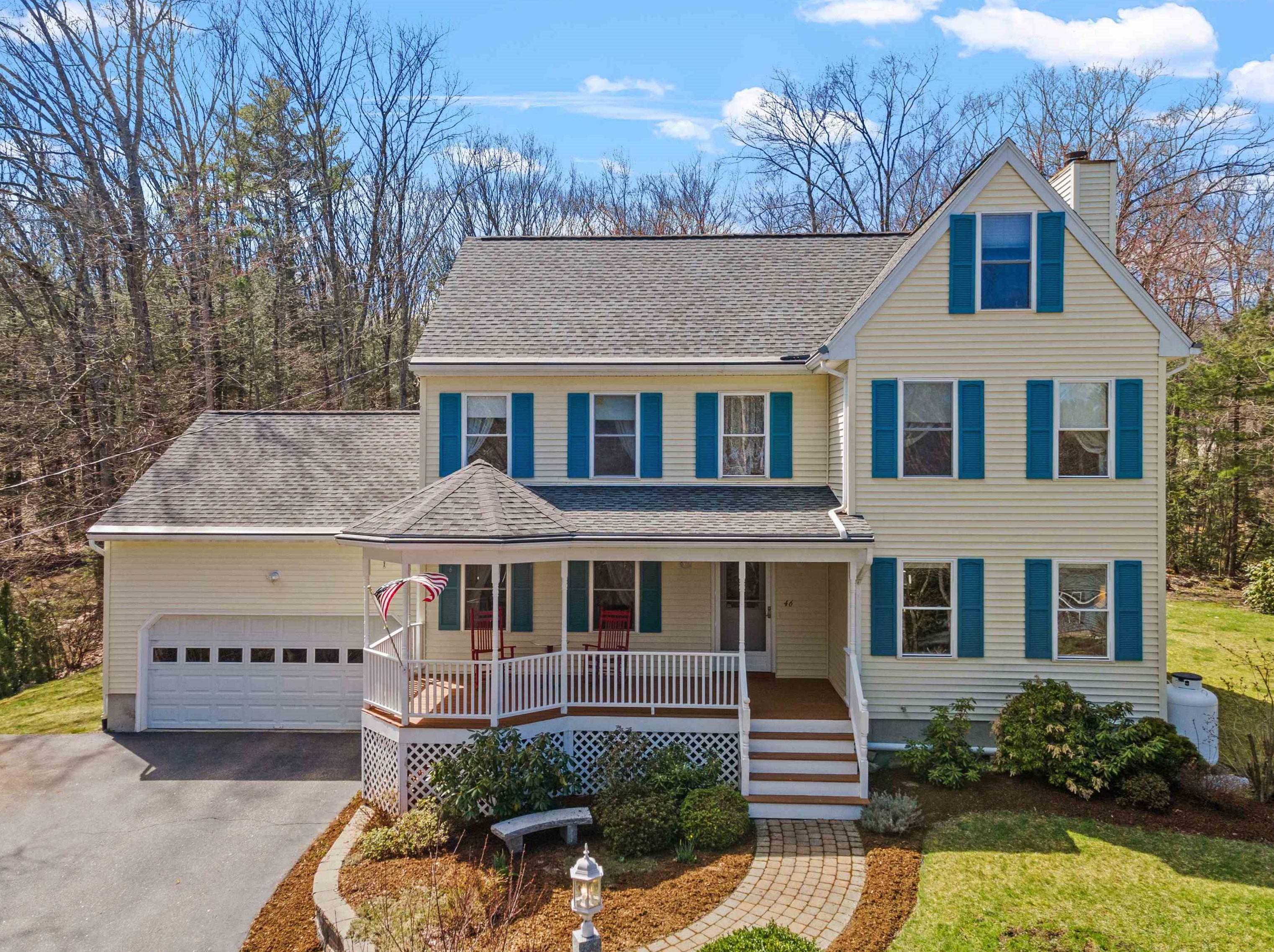 46 Elk Dr, Manchester NH  03110-4621 exterior