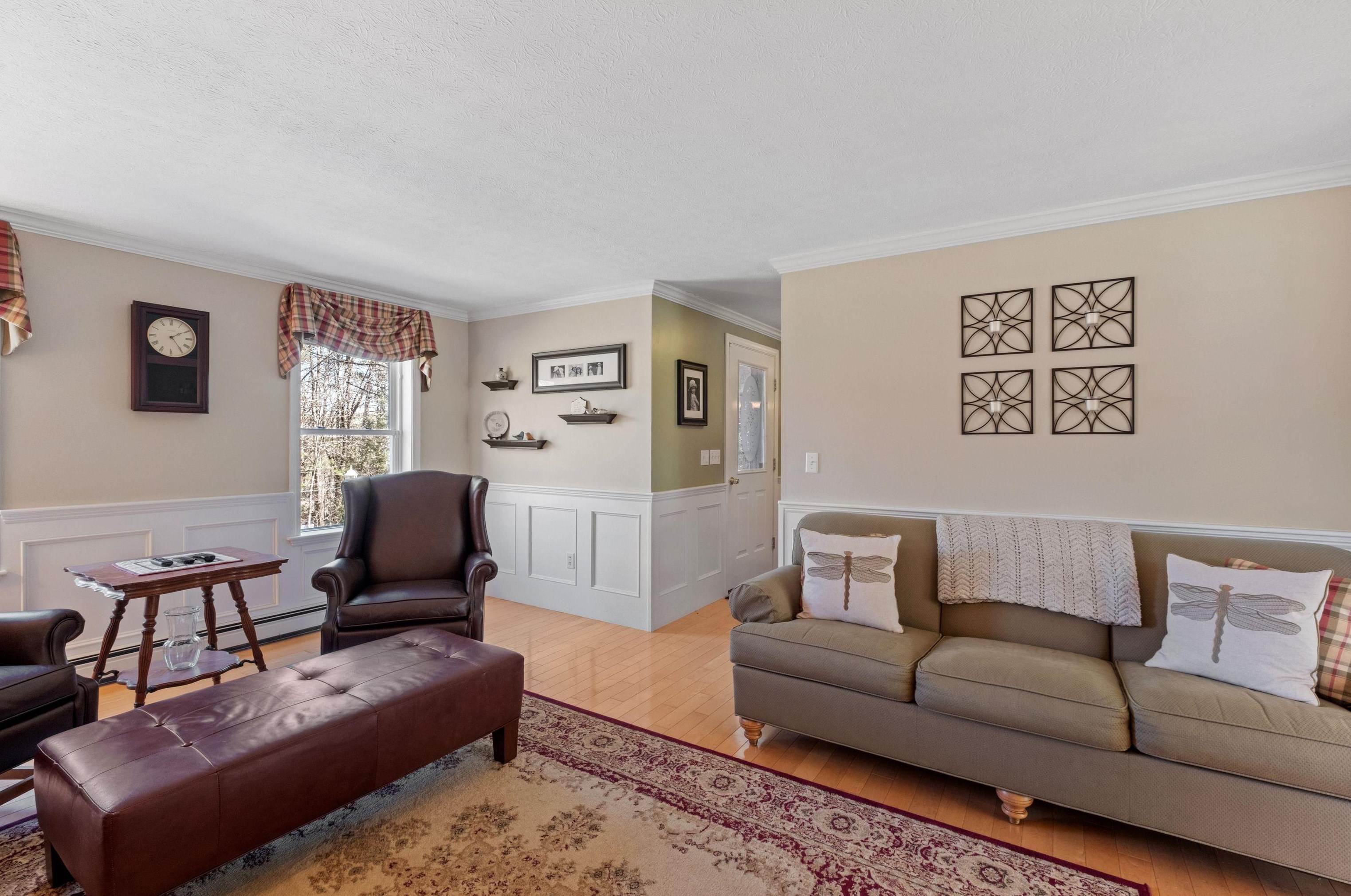 46 Elk Dr, Manchester NH  03110-4621 exterior