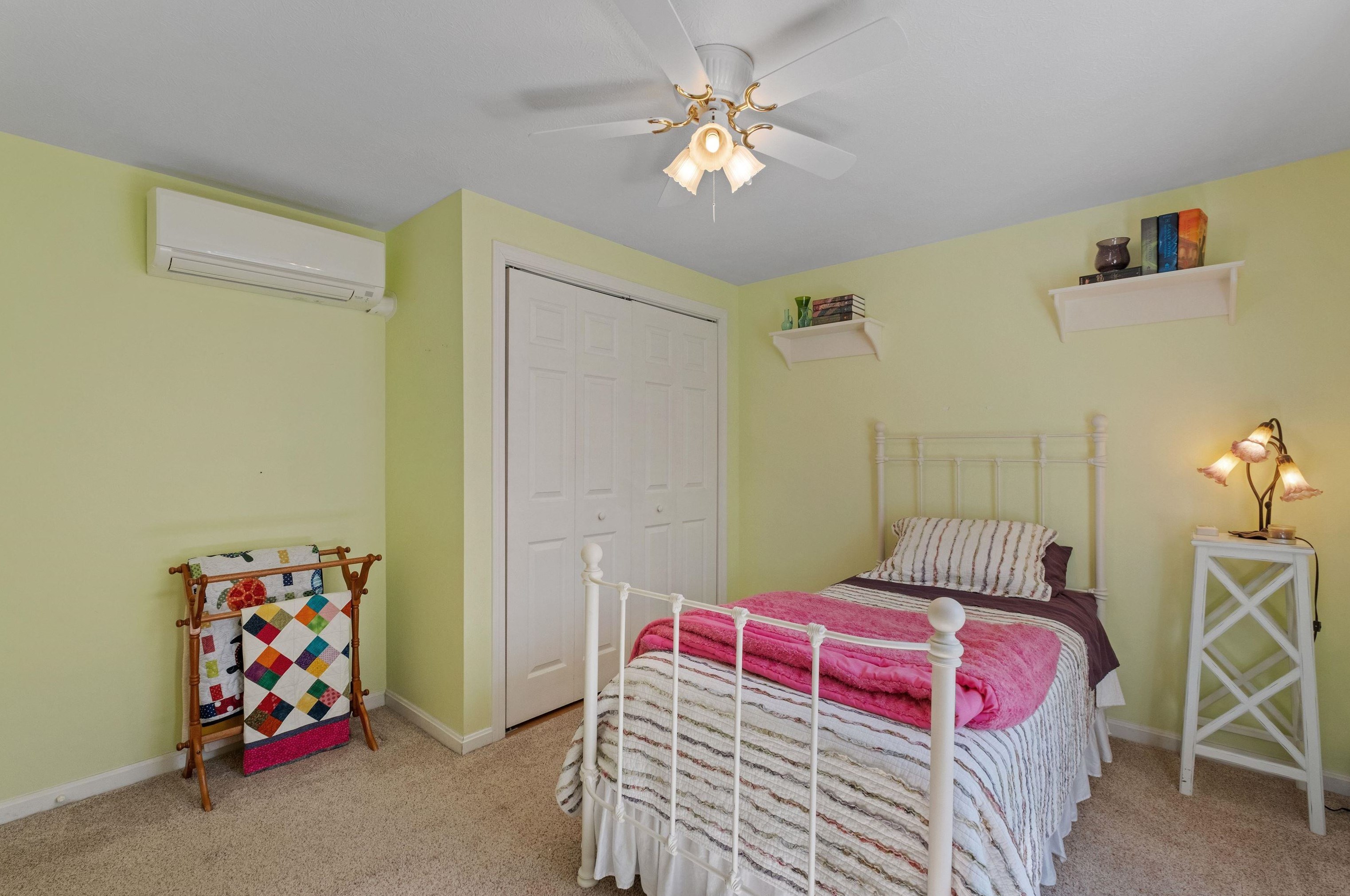 46 Elk Dr, Manchester NH  03110-4621 exterior