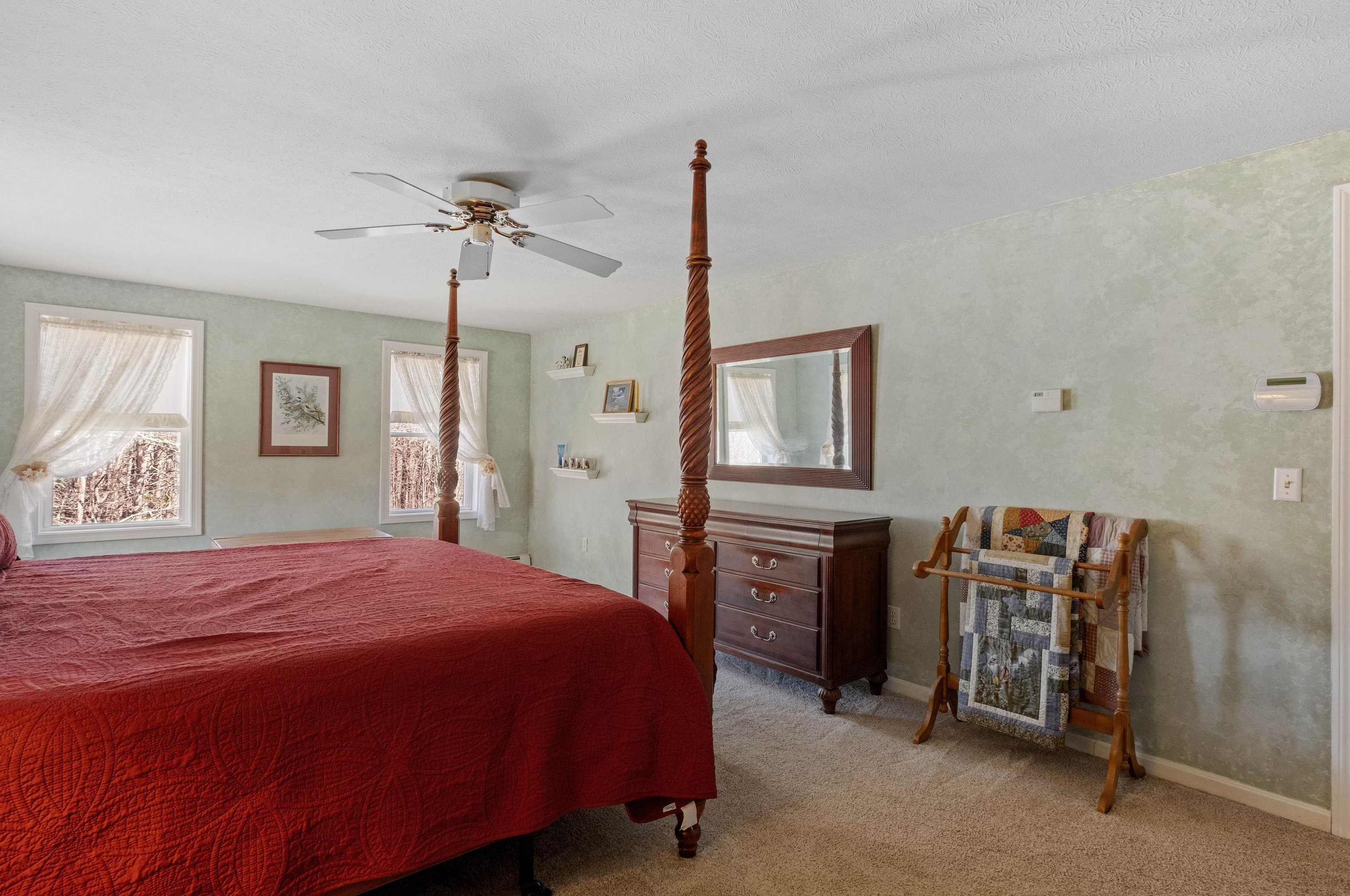 46 Elk Dr, Manchester NH  03110-4621 exterior