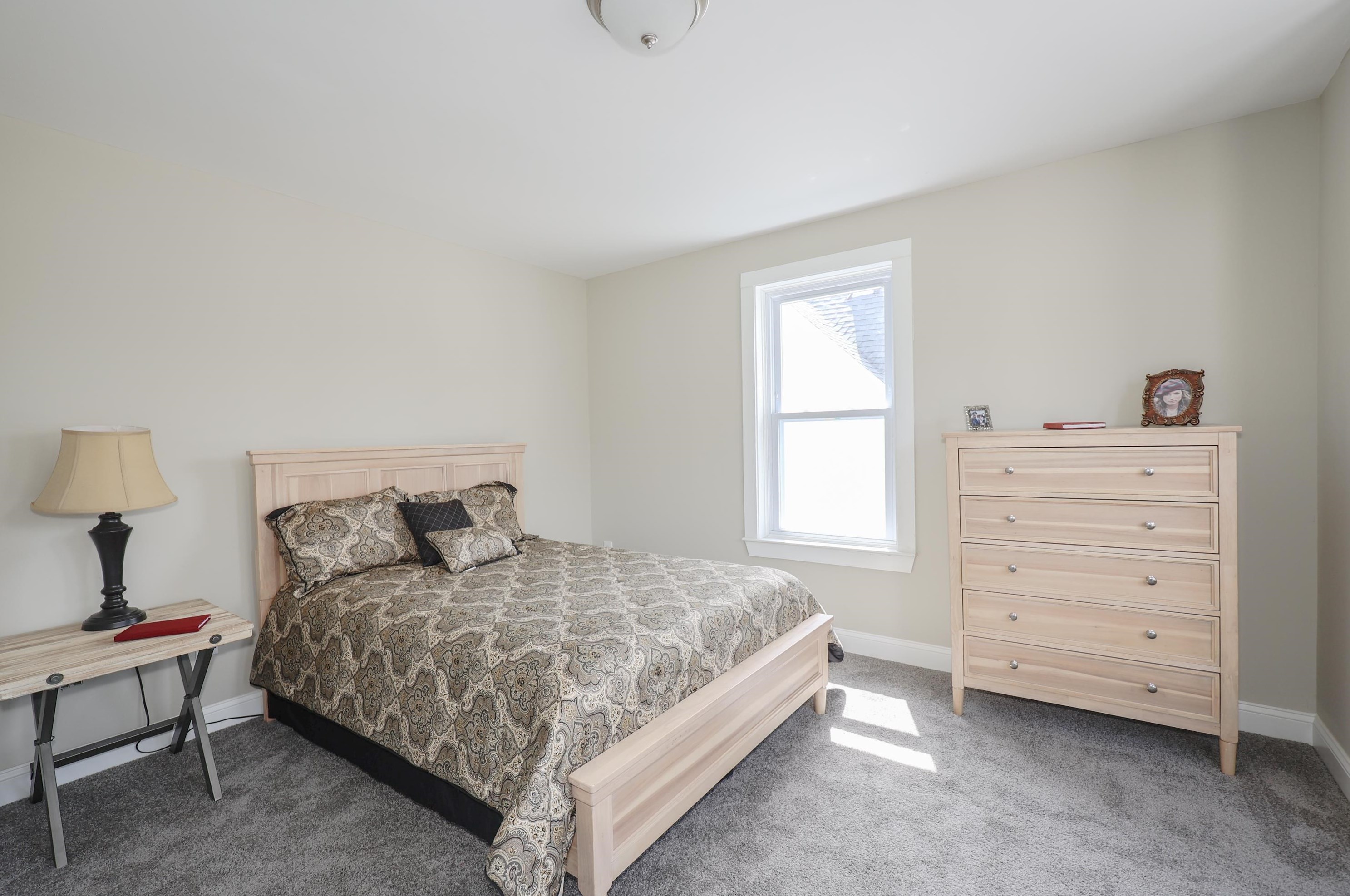 17 Epping St, Raymond NH 03077-2529 exterior