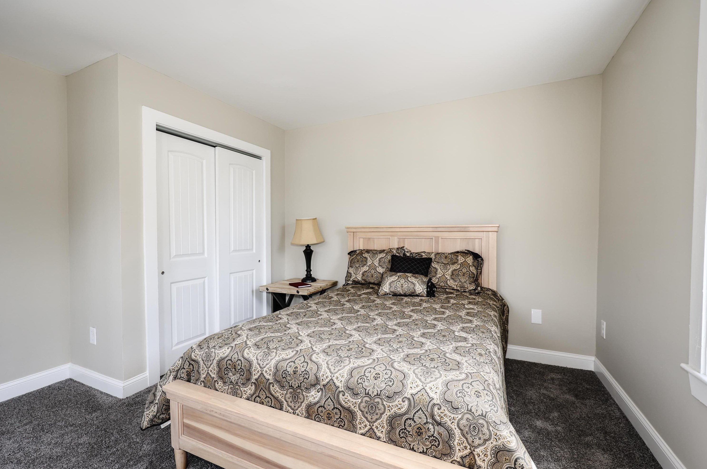 17 Epping St, Raymond NH 03077-2529 exterior