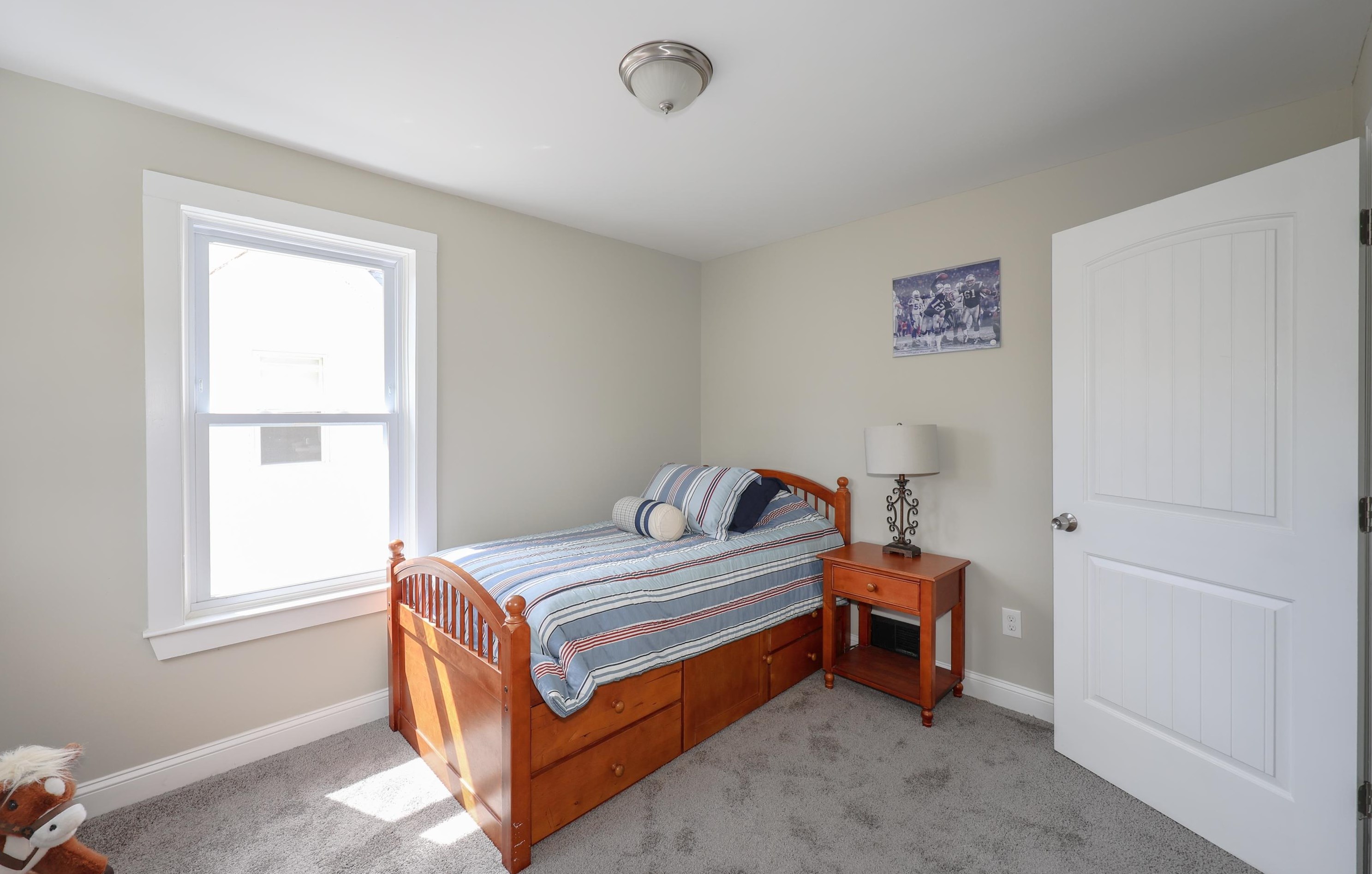 17 Epping St, Raymond NH 03077-2529 exterior