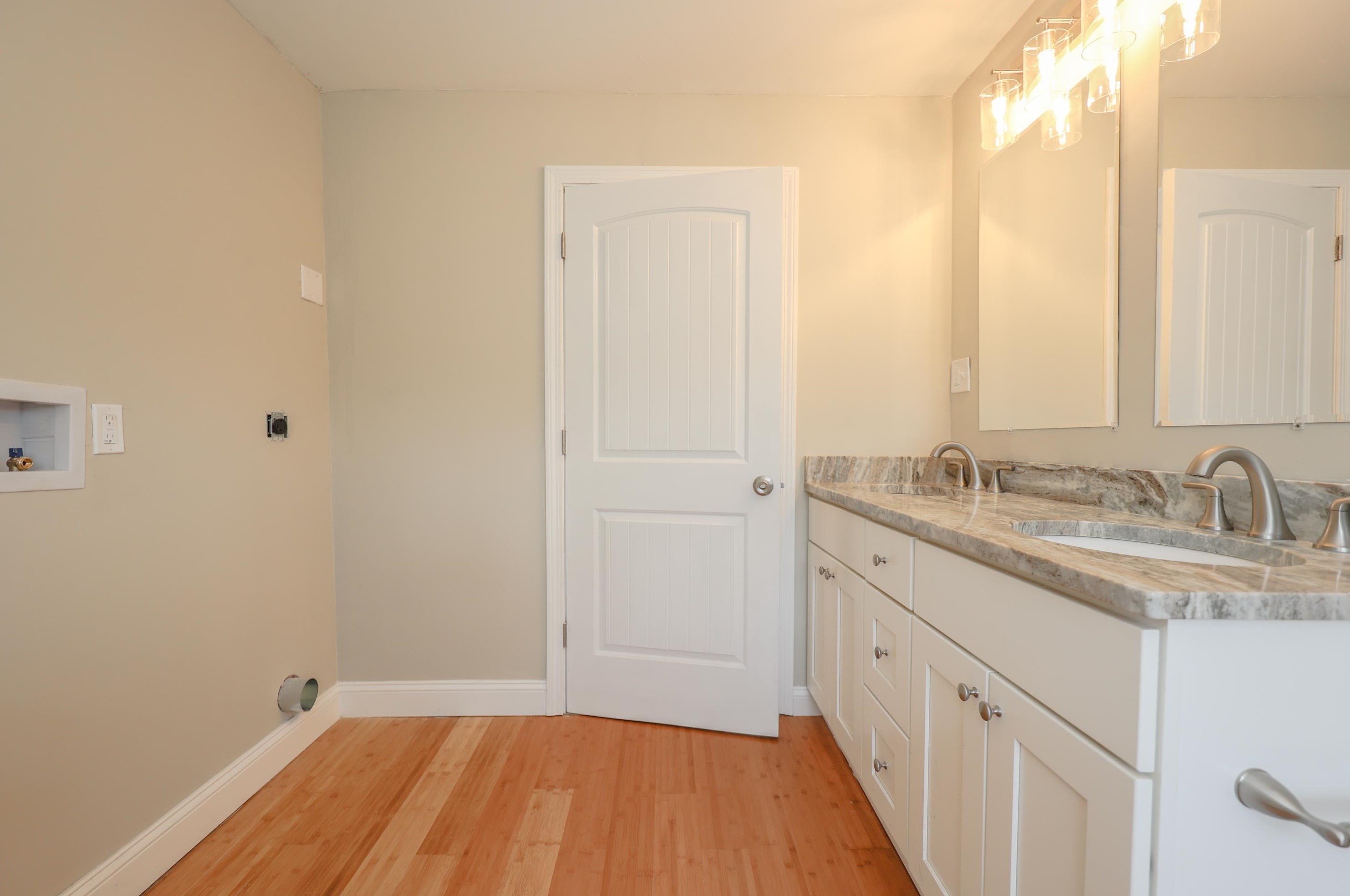 17 Epping St, Raymond NH 03077-2529 exterior