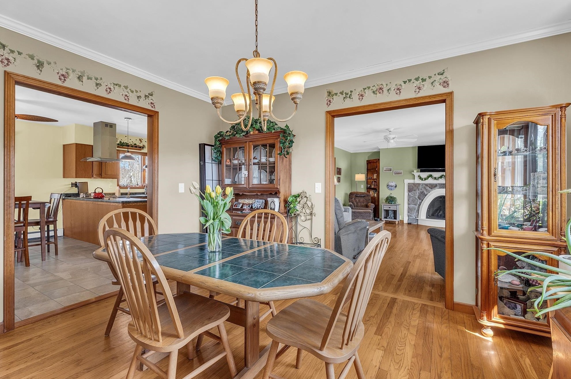 6 Bald Hl Rd, Newmarket NH  03857-2135 exterior