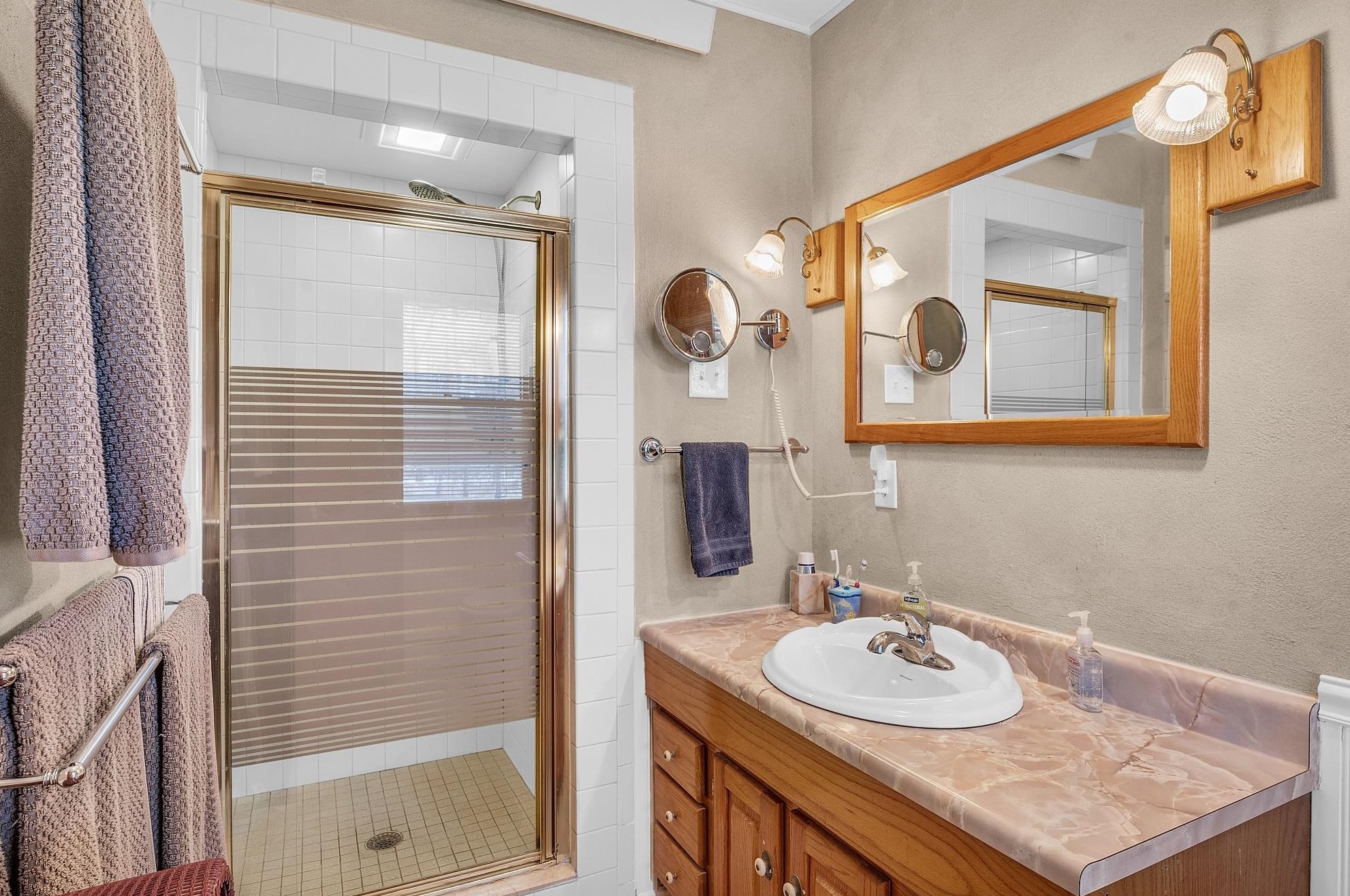 6 Bald Hl Rd, Newmarket NH  03857-2135 exterior