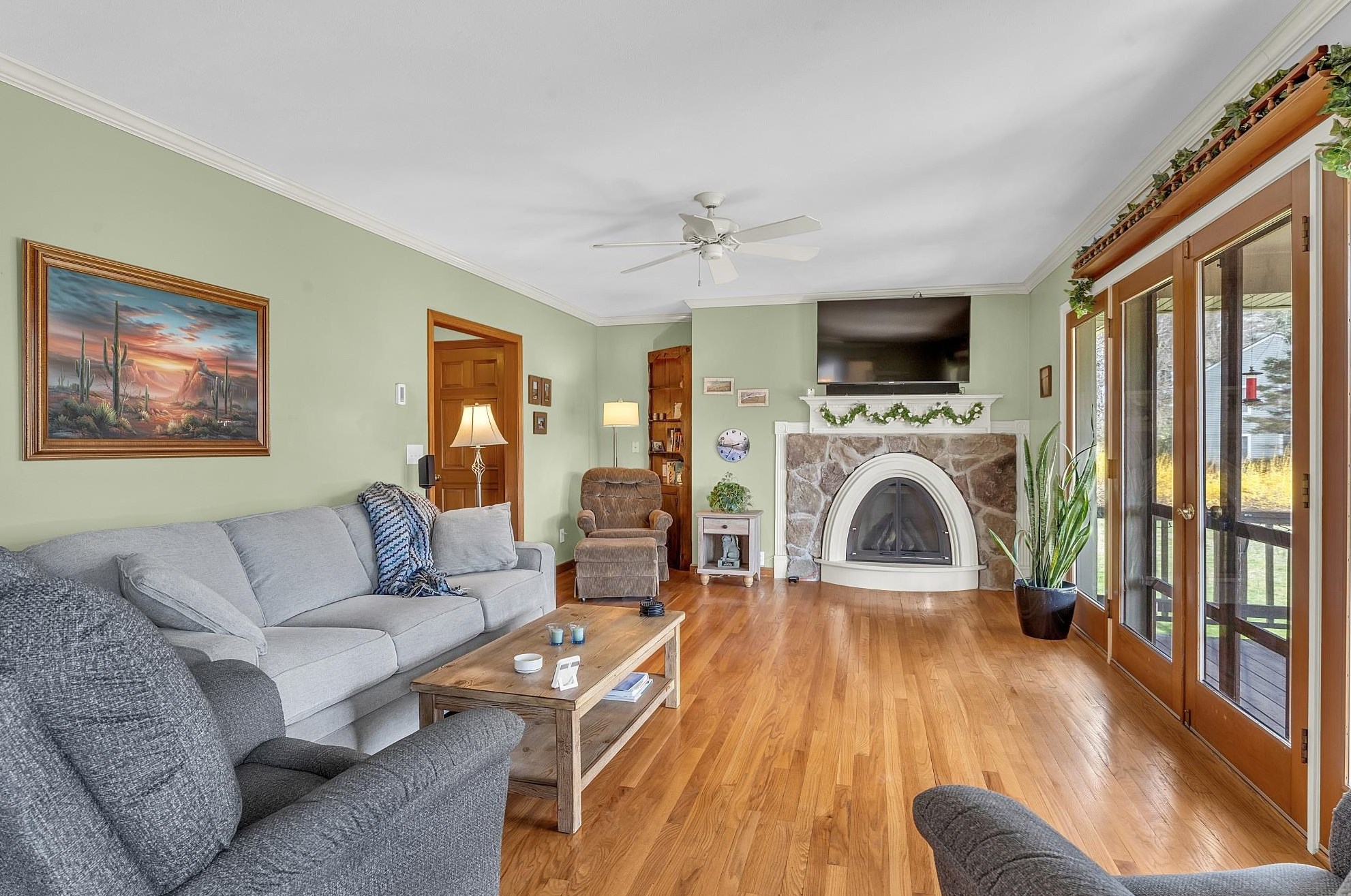 6 Bald Hl Rd, Newmarket NH  03857-2135 exterior