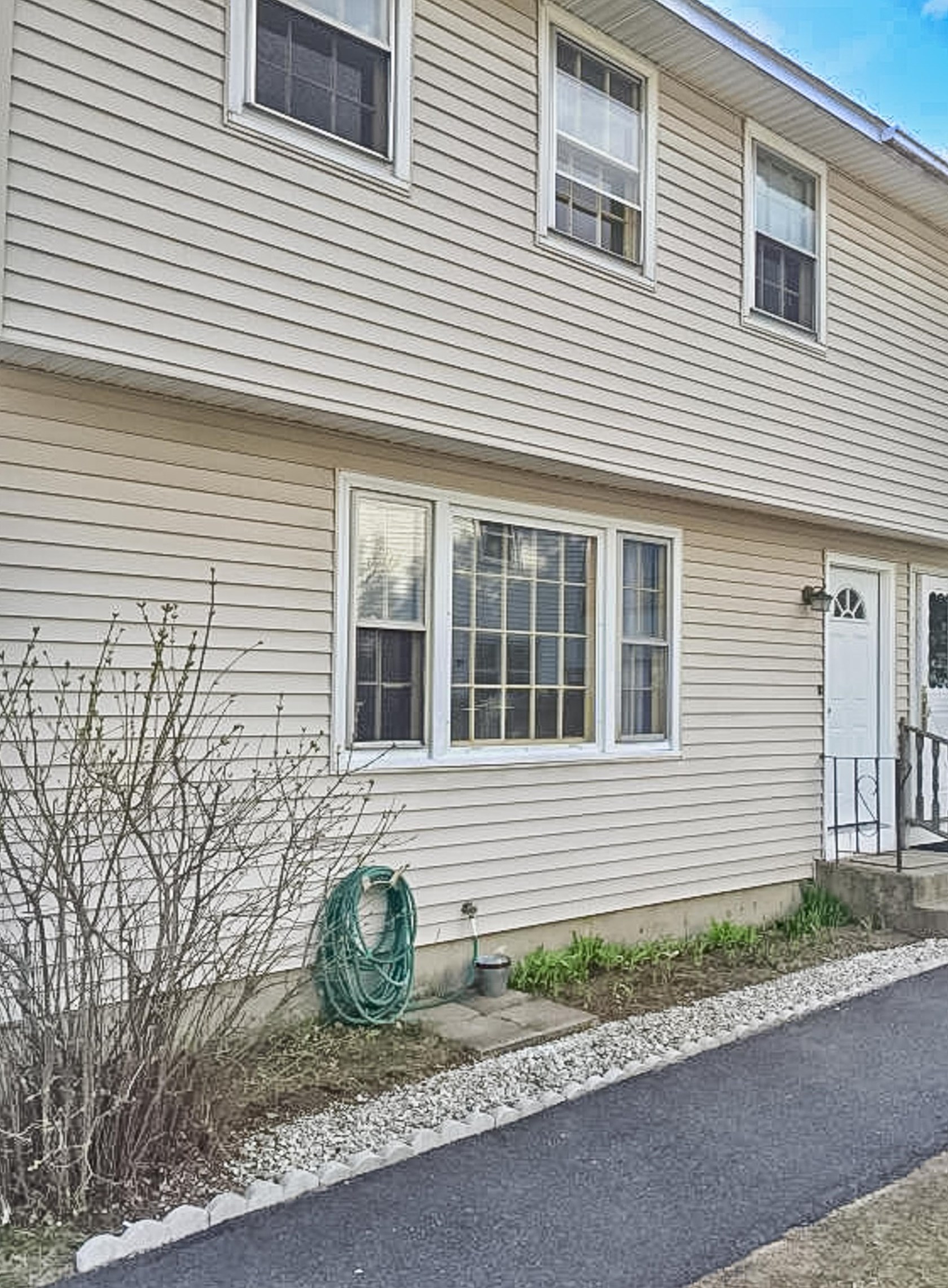 69 Caldwell Rd, Nashua NH  03060-4207 exterior