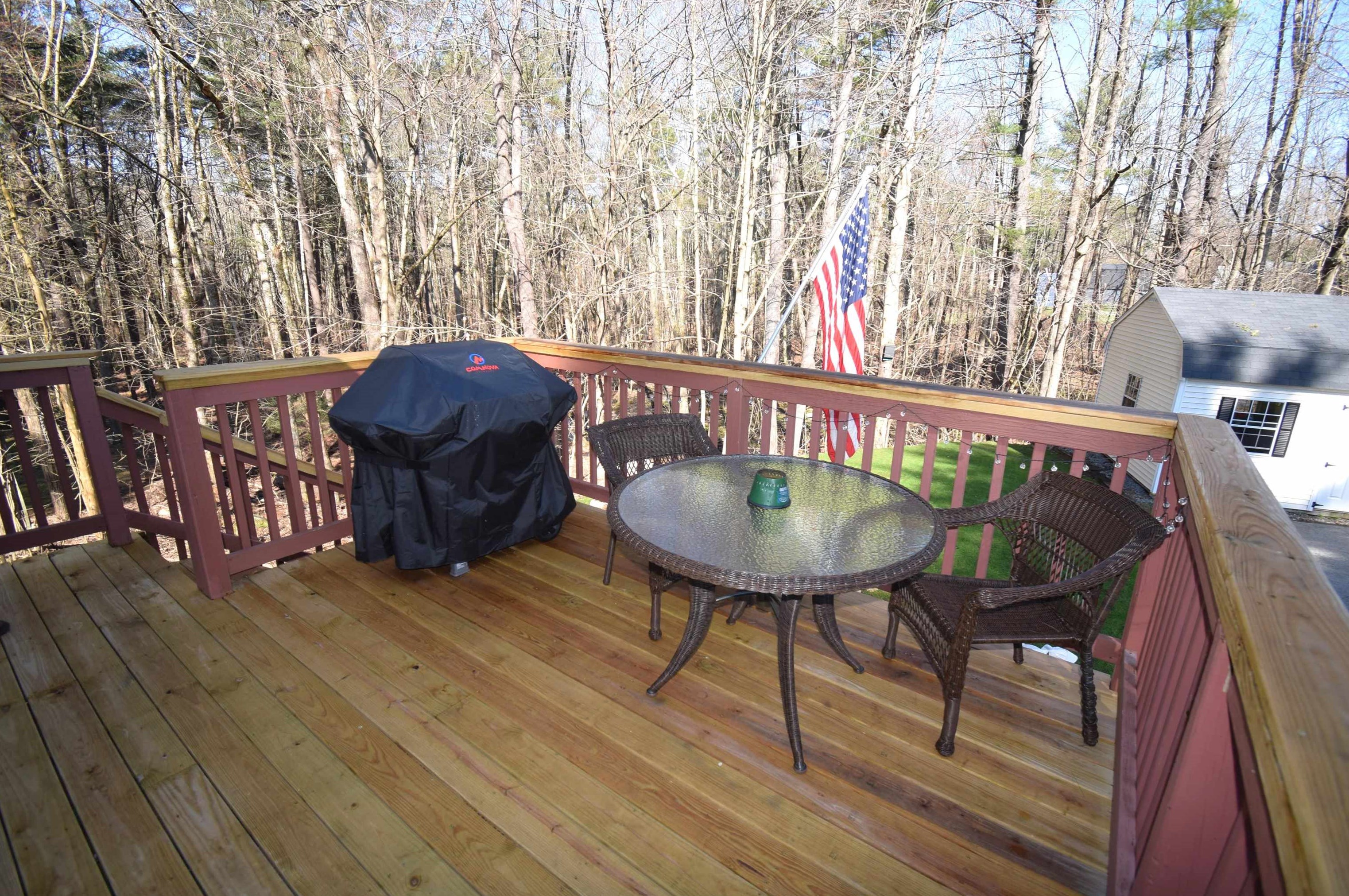 2 Bartlett St, Newton NH  03858-3505 exterior