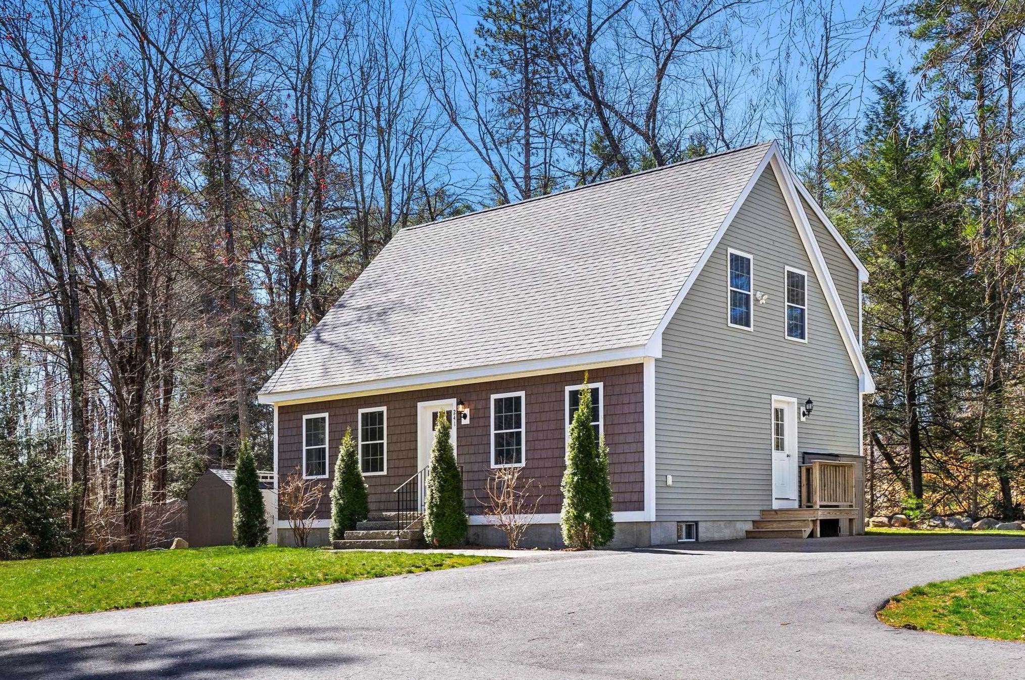 241 Ash Swamp Rd, Newmarket, NH 03857 exterior