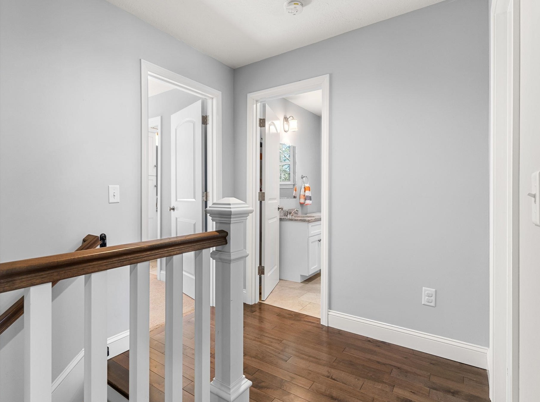 241 Ash Swamp Rd, Newmarket NH  03857-2116 exterior