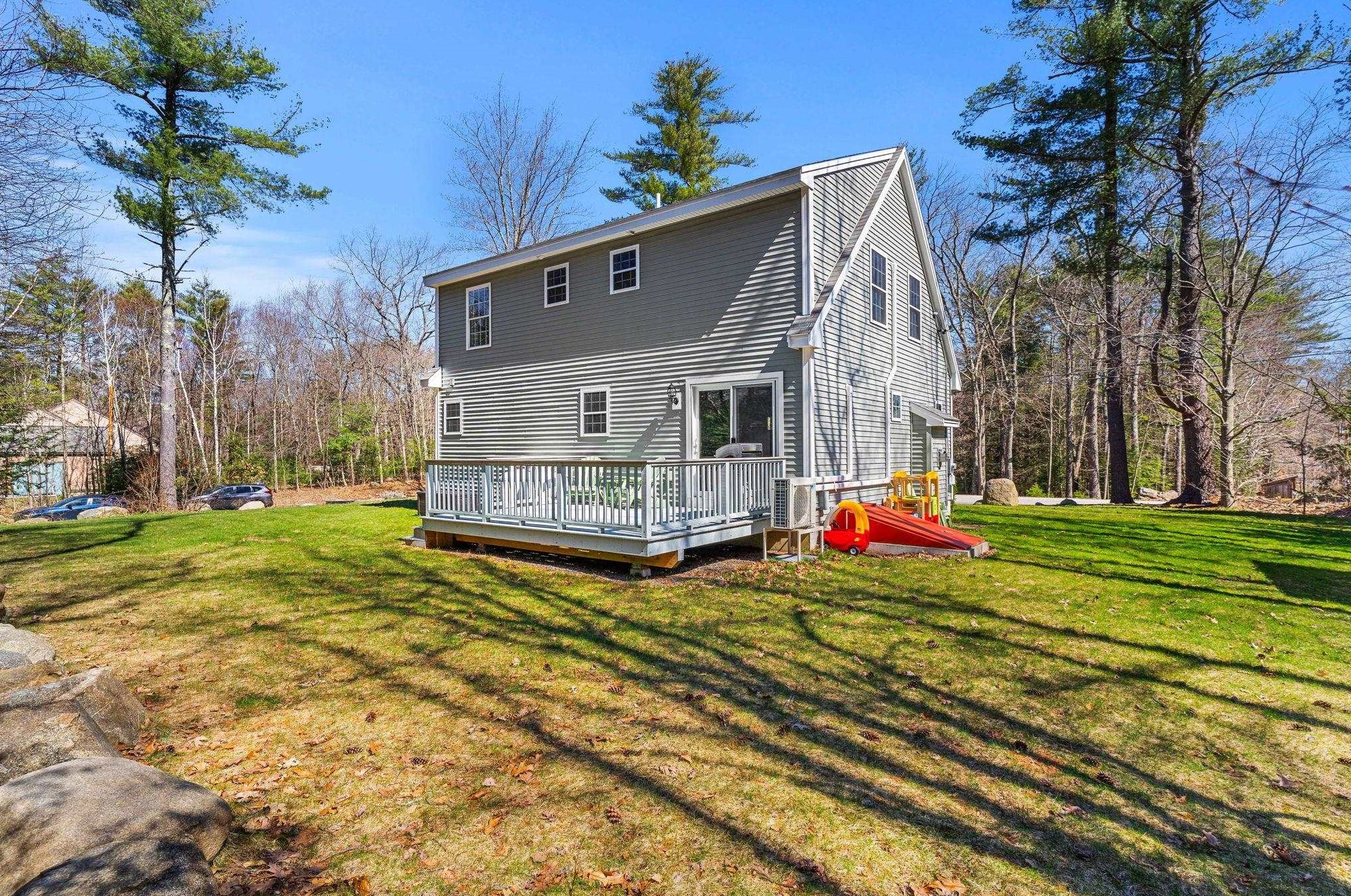 241 Ash Swamp Rd, Newmarket NH  03857-2116 exterior