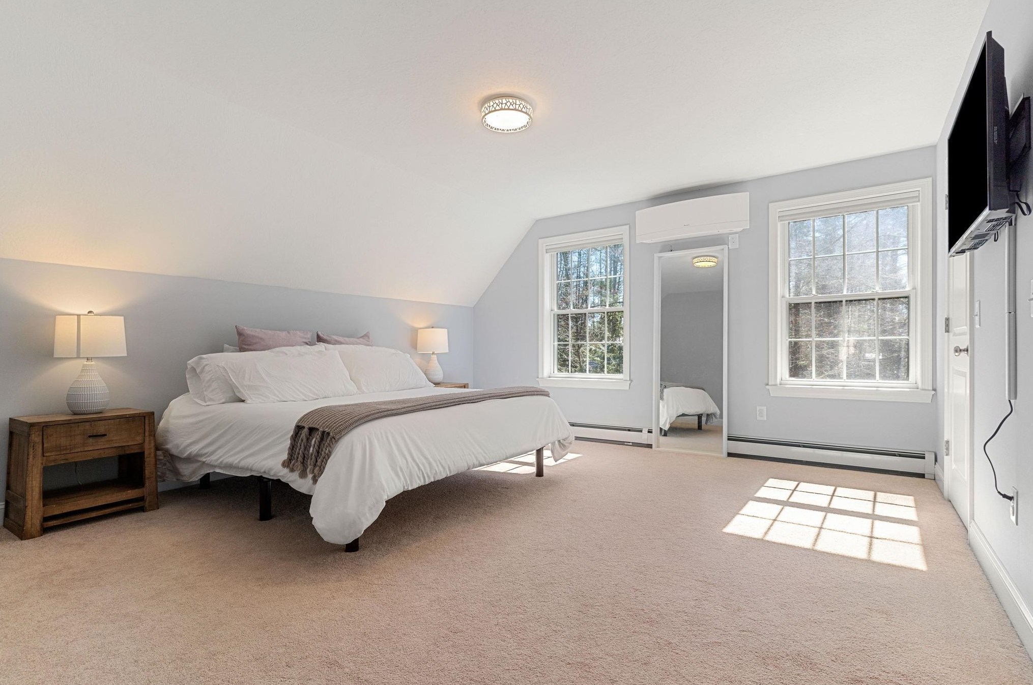 241 Ash Swamp Rd, Newmarket NH  03857-2116 exterior