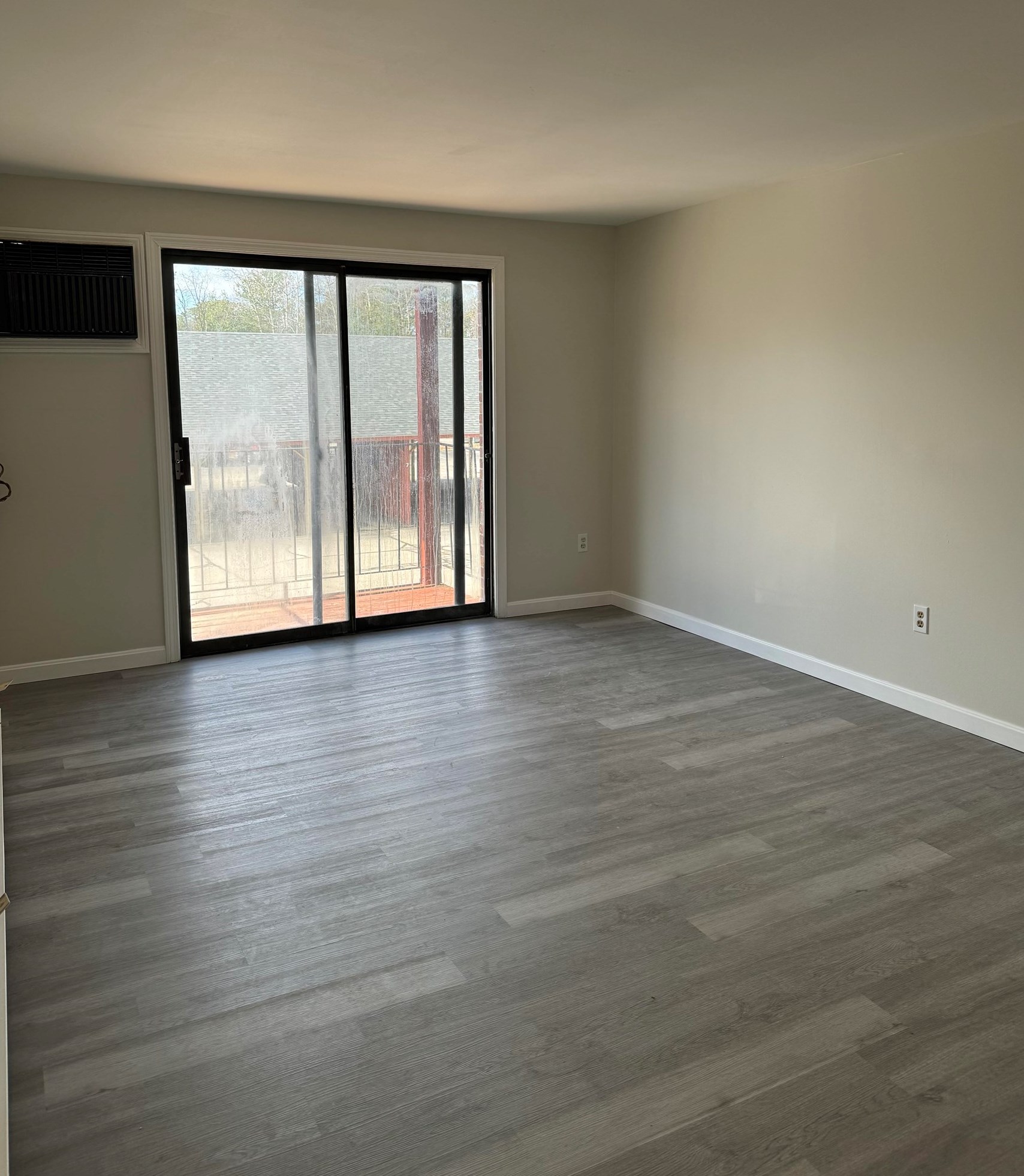 12 East Side Dr #313, Concord, NH 03301