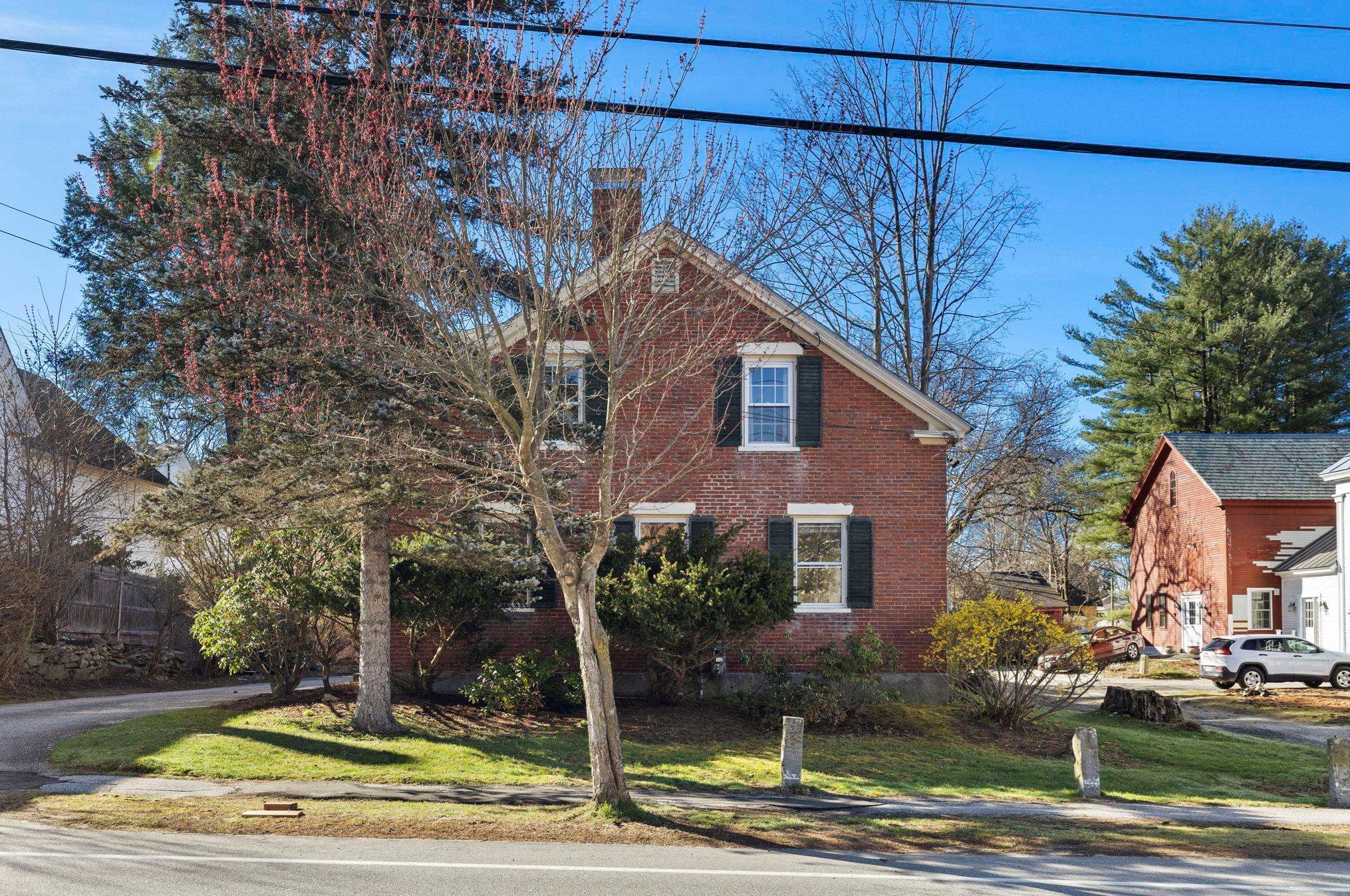 281 Roxbury St, Keene, NH 03431