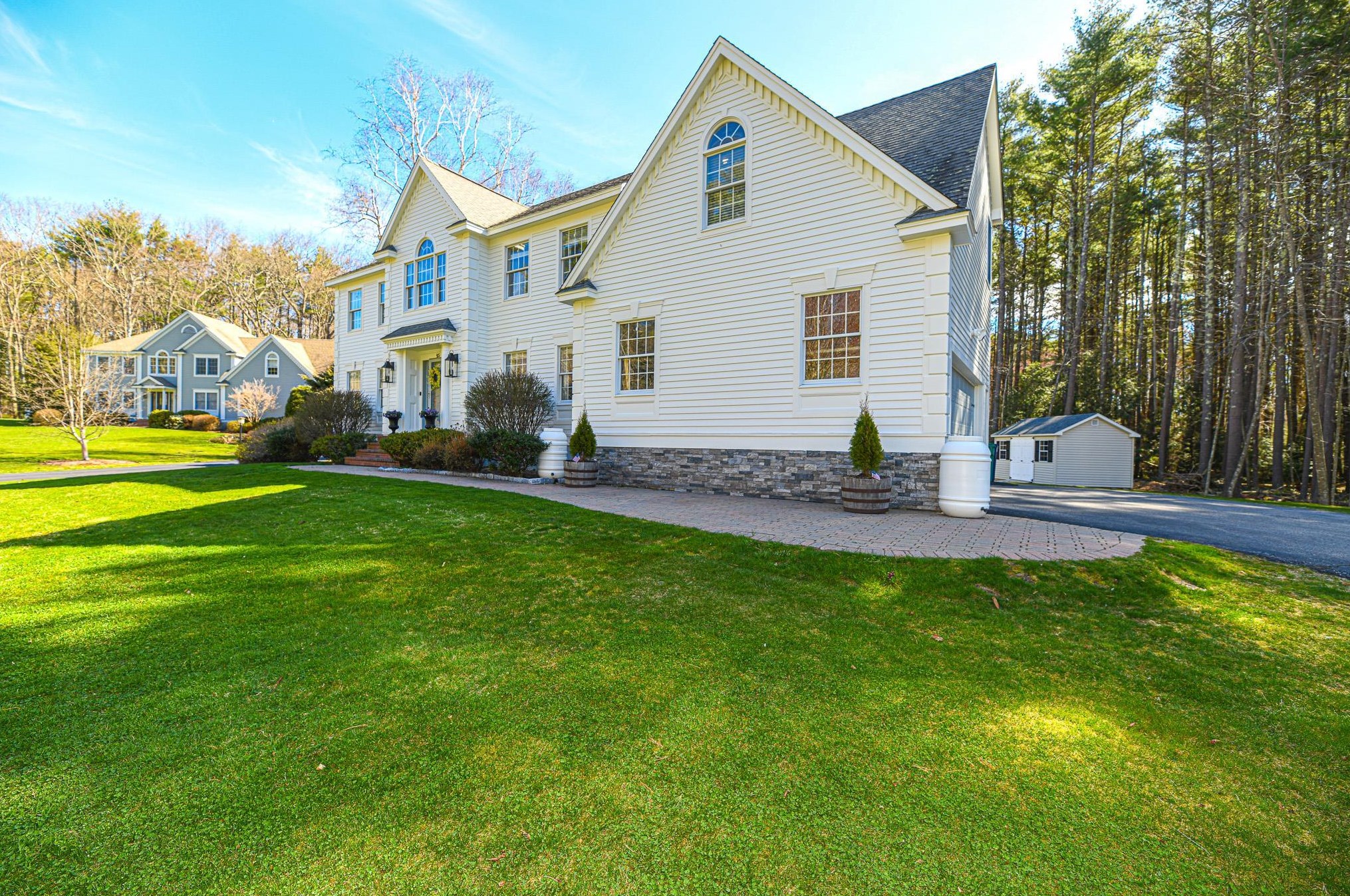 25 Fieldstone Cir, Hampton Beach, NH 03842 exterior