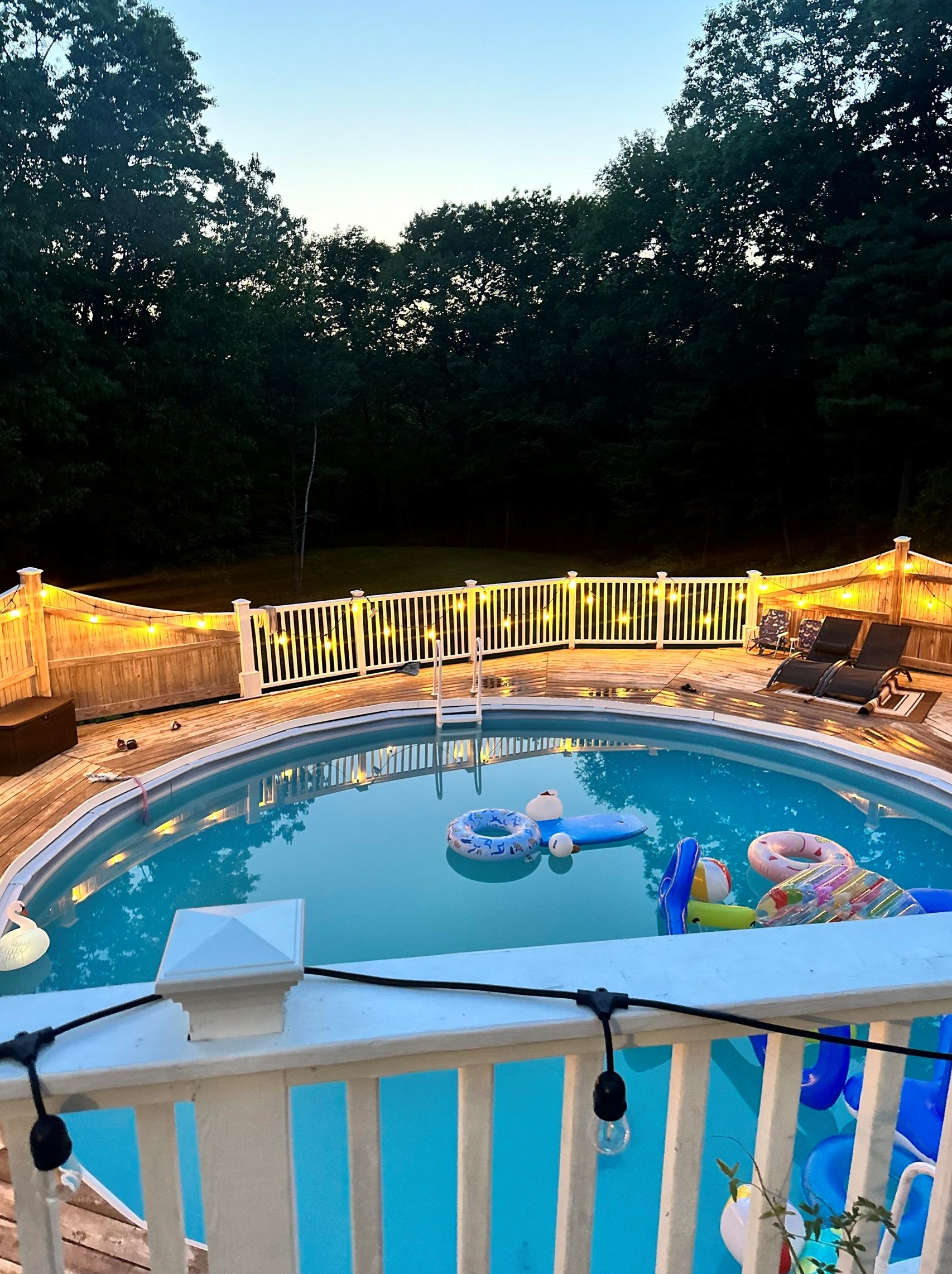 46 Windsor Blvd, Londonderry NH  03053-3622 exterior