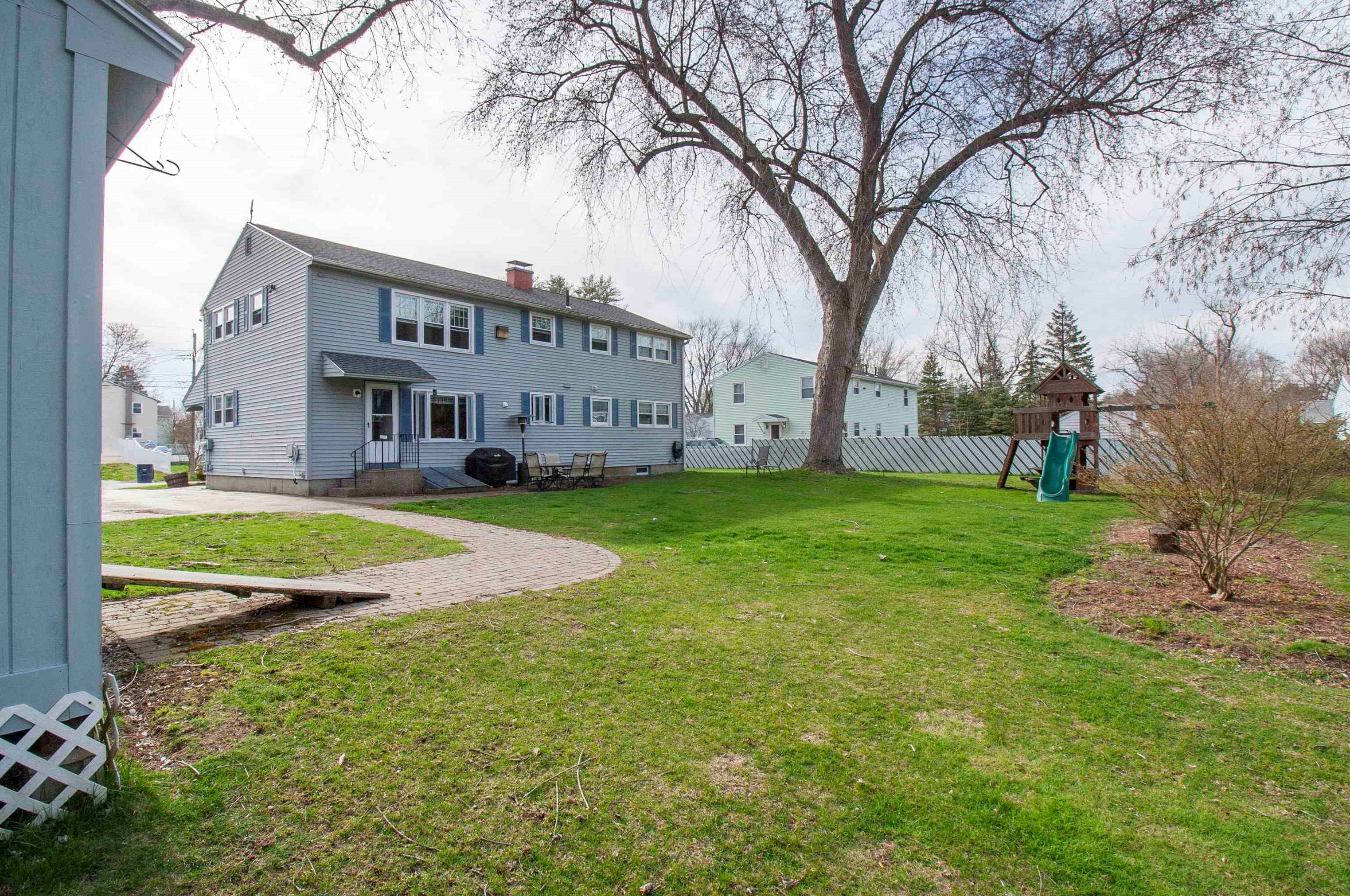 20-22 Kingston Dr, Nashua, NH 03060
