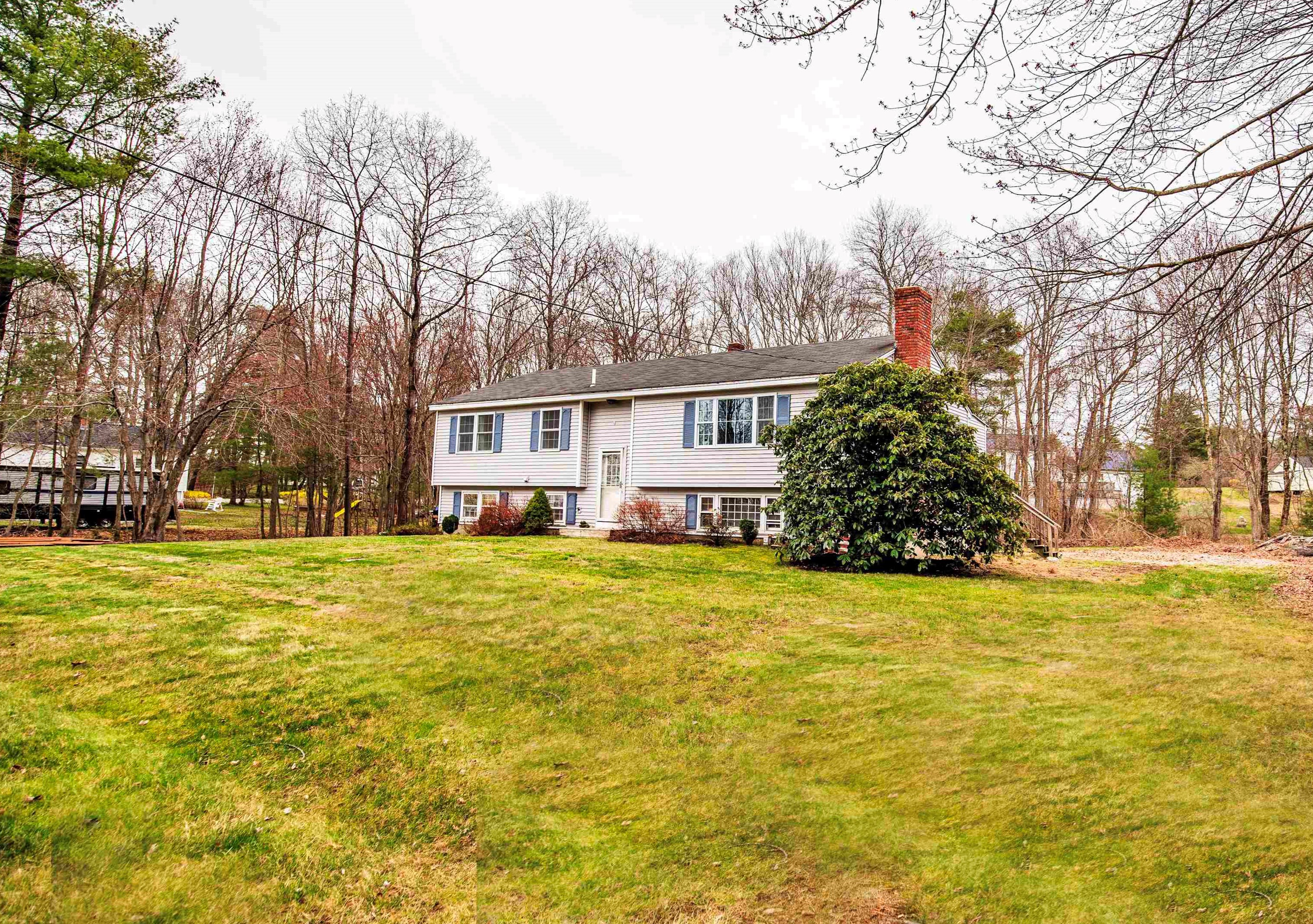 4 Nicholas Rd, Plaistow, NH 03865-2222