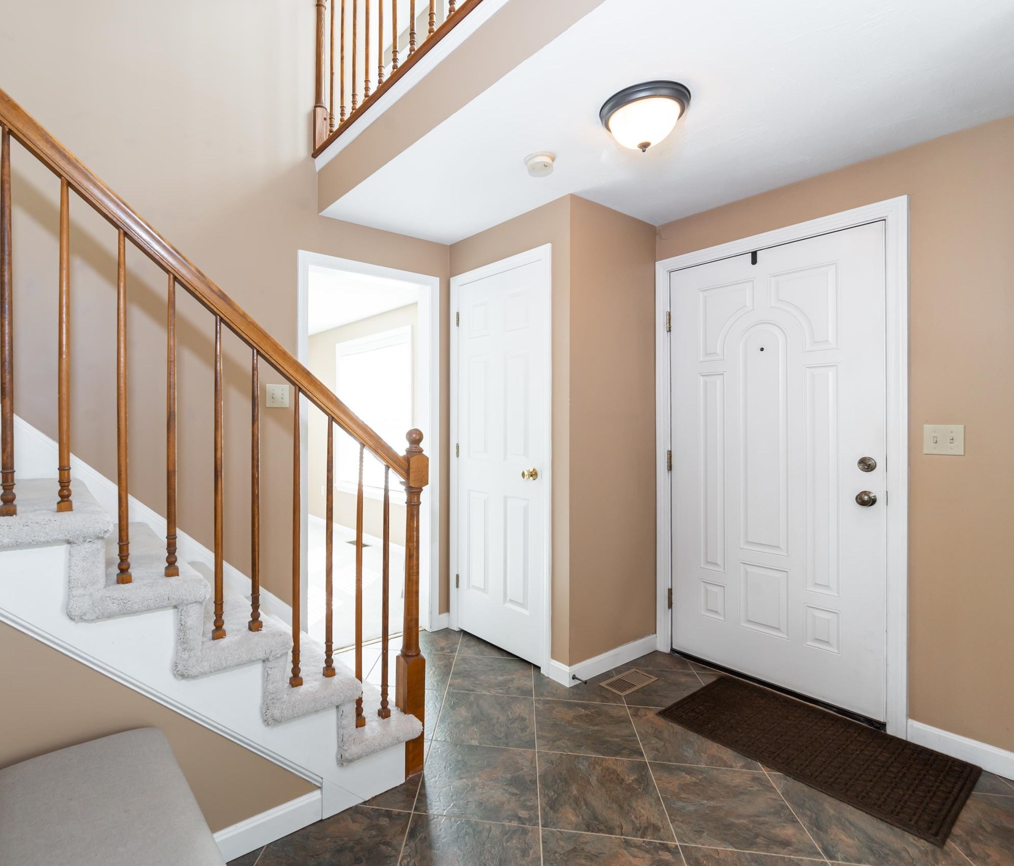 8 Shaker Pl, Nashua, NH 03063