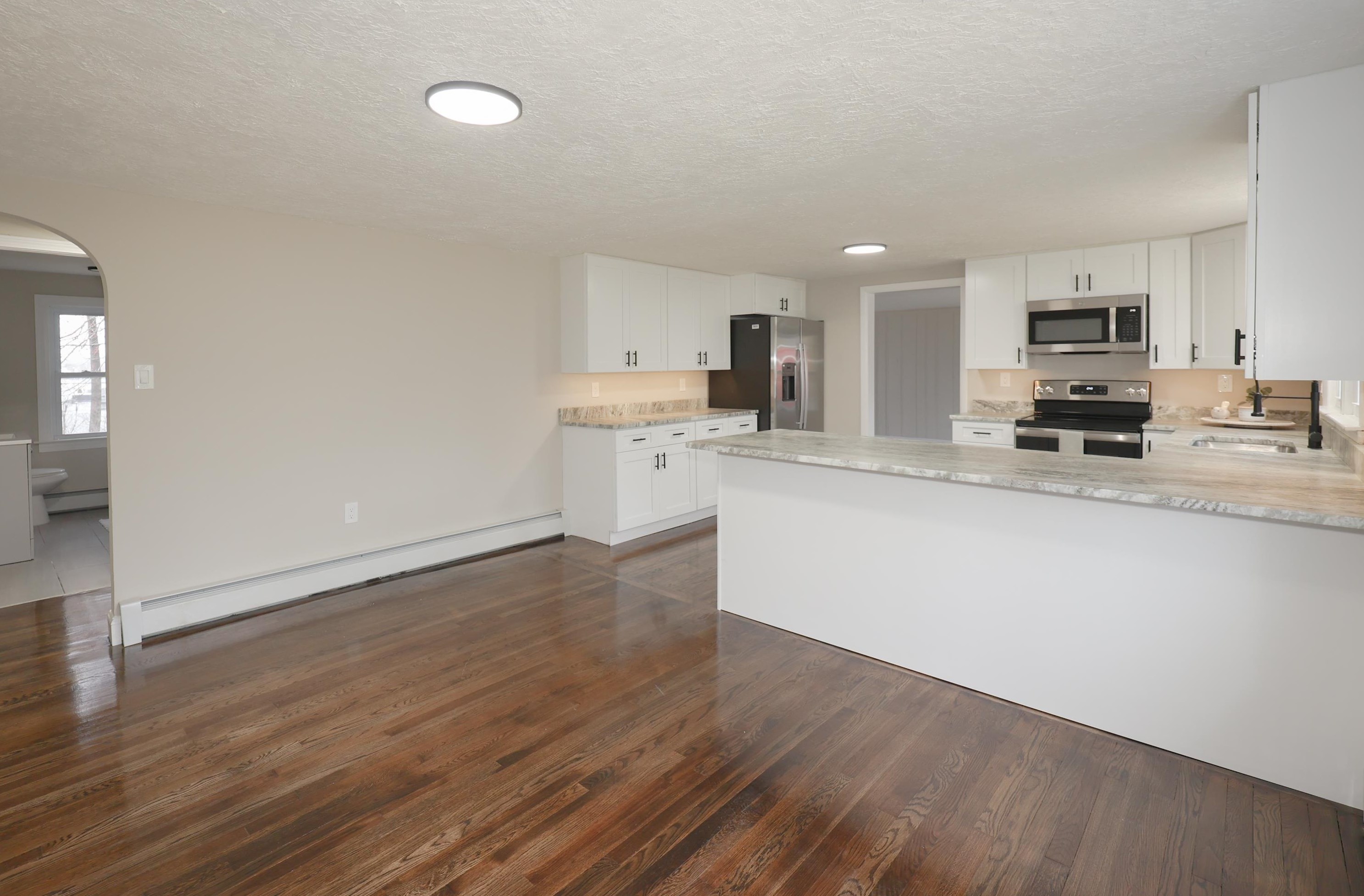 18 Whitehall Rd, Manchester NH  03106-1923 exterior