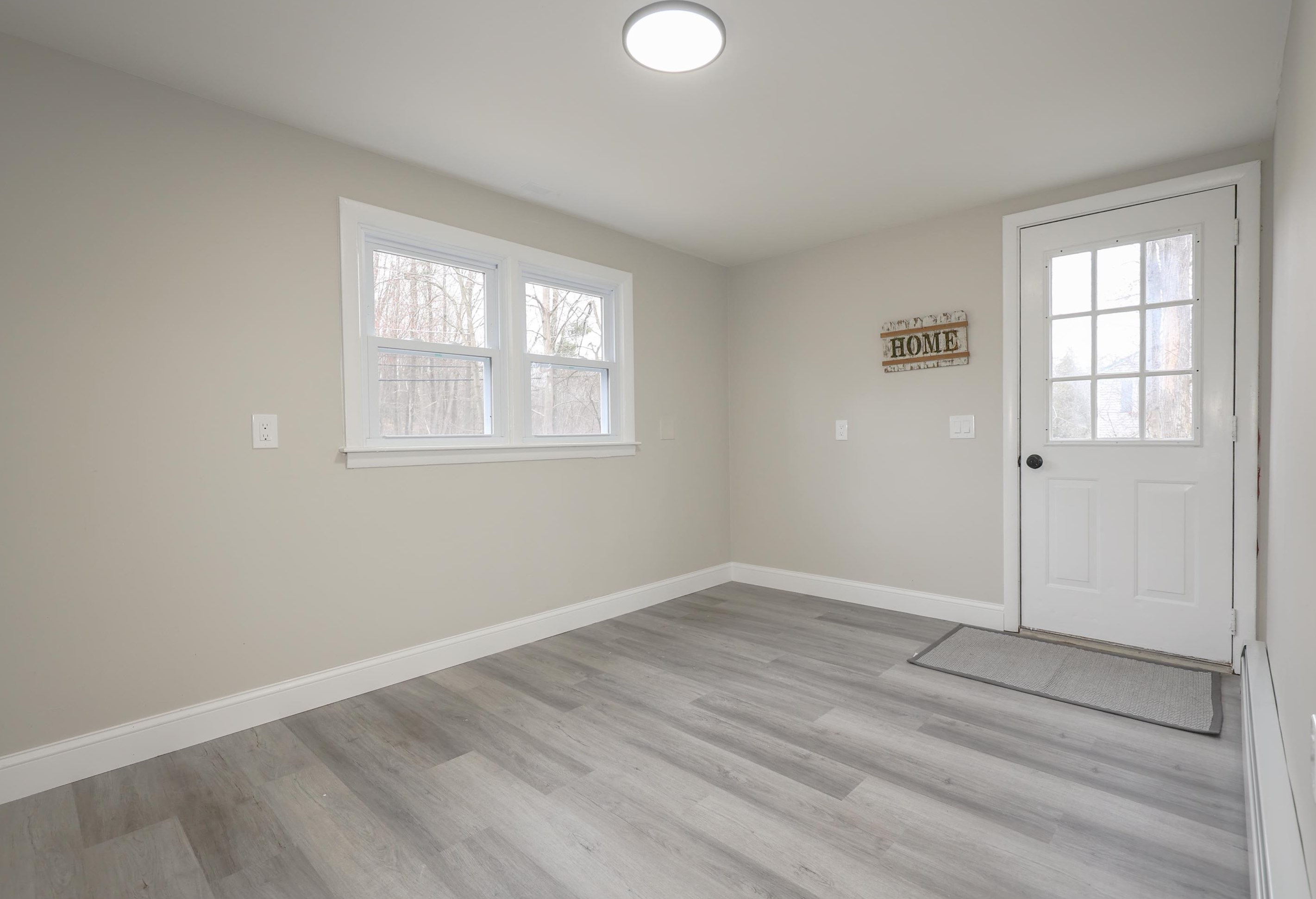 18 Whitehall Rd, Manchester NH  03106-1923 exterior