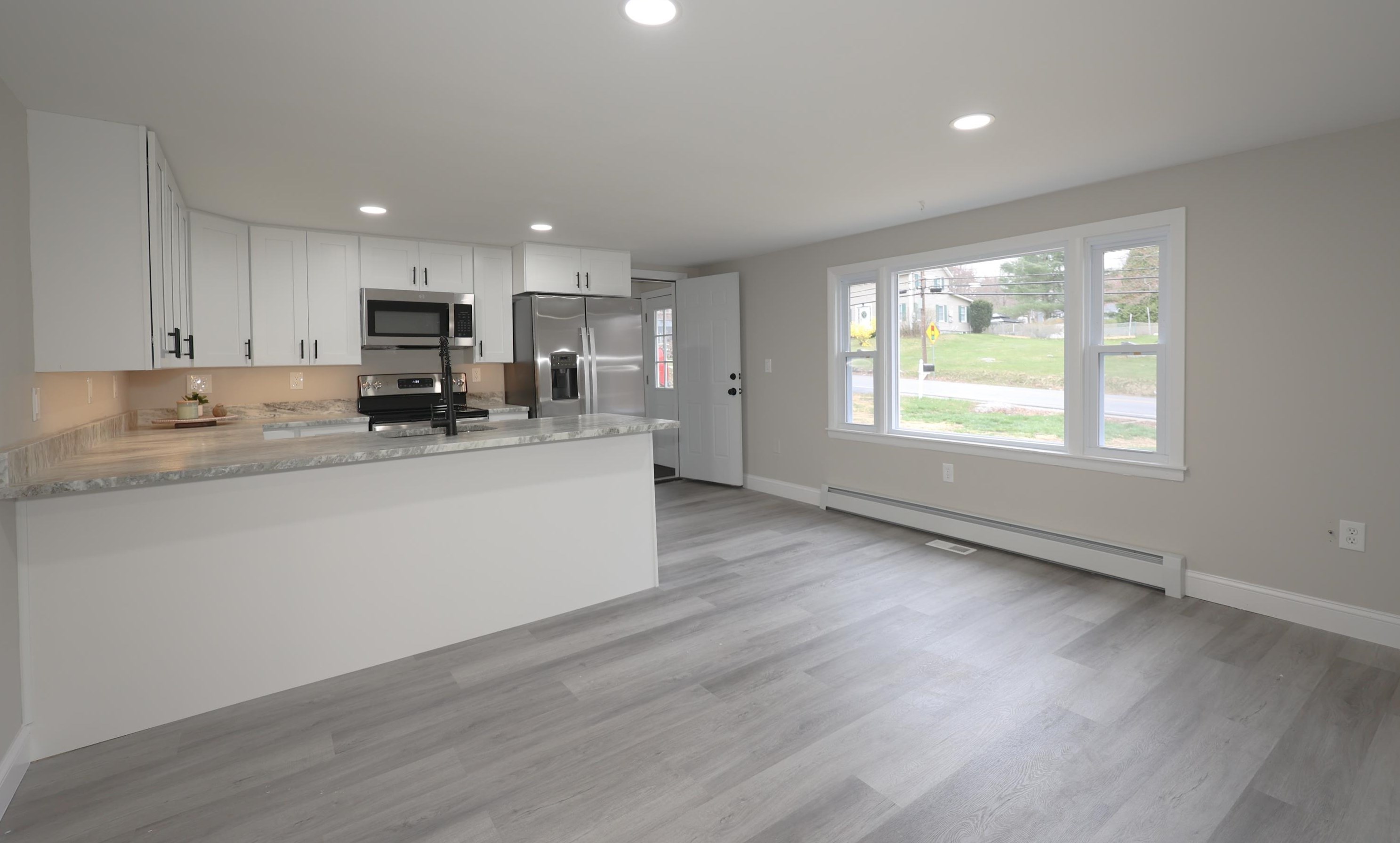 18 Whitehall Rd, Manchester NH  03106-1923 exterior