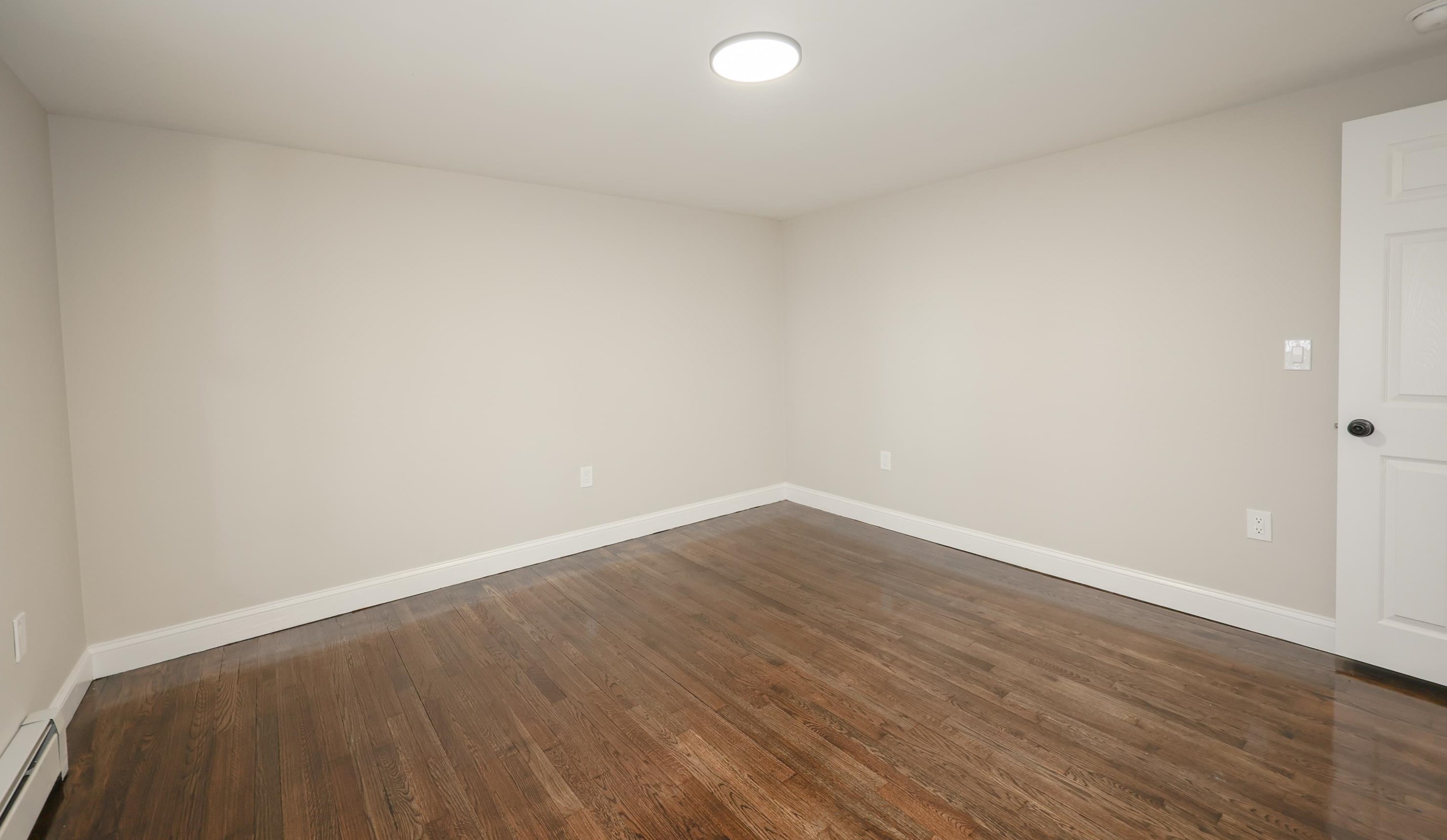 18 Whitehall Rd, Manchester NH  03106-1923 exterior