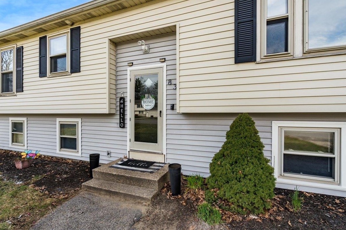 83 Glen Forest Dr, Manchester NH  03109-5024 exterior