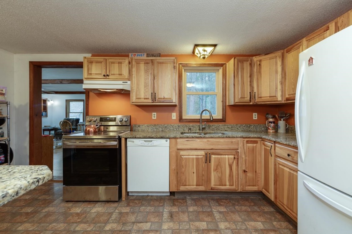 138 Lovejoy Rd, Concord, NH 03307