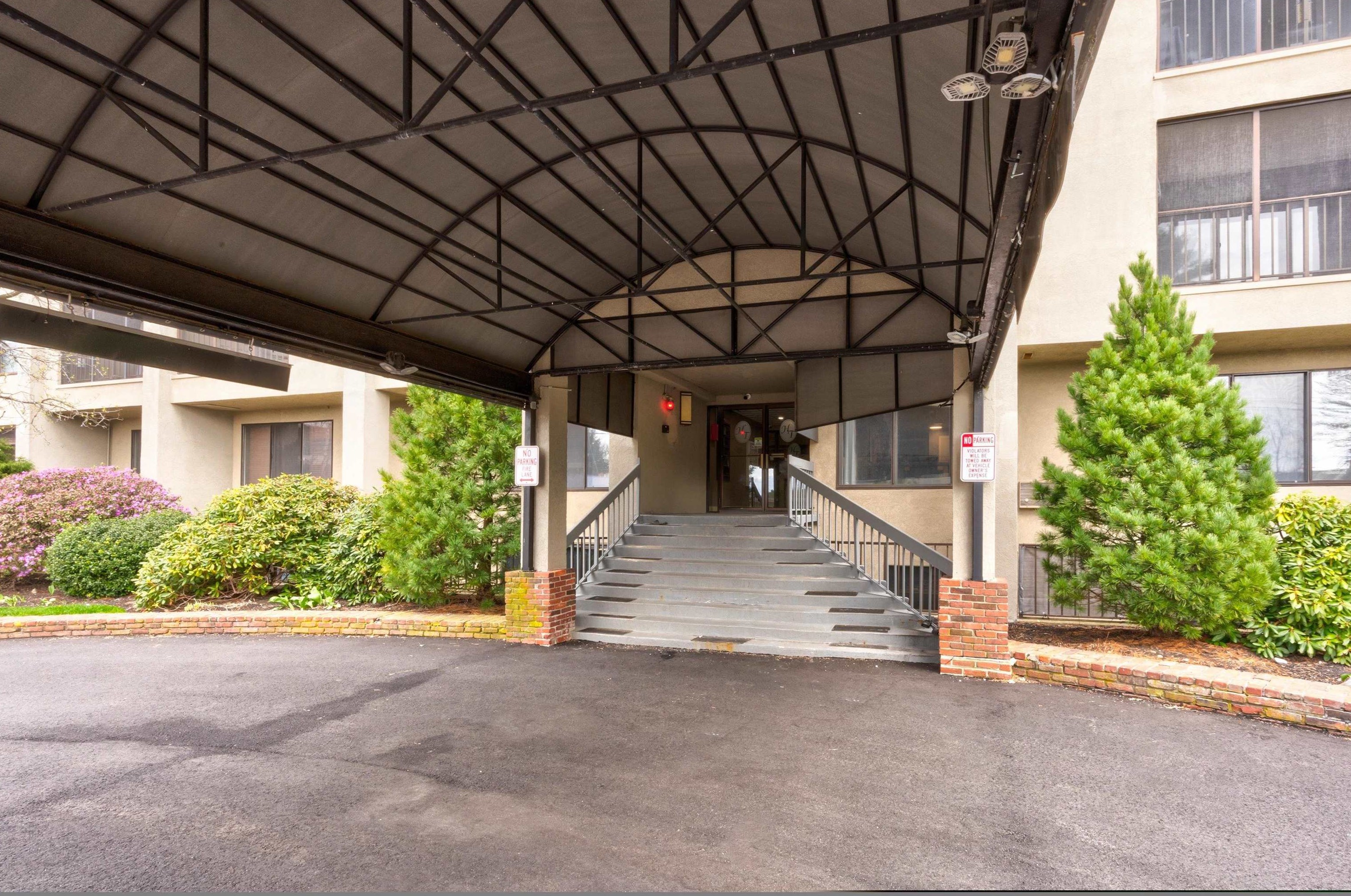 55 River Rd #8e, Manchester, NH 03104