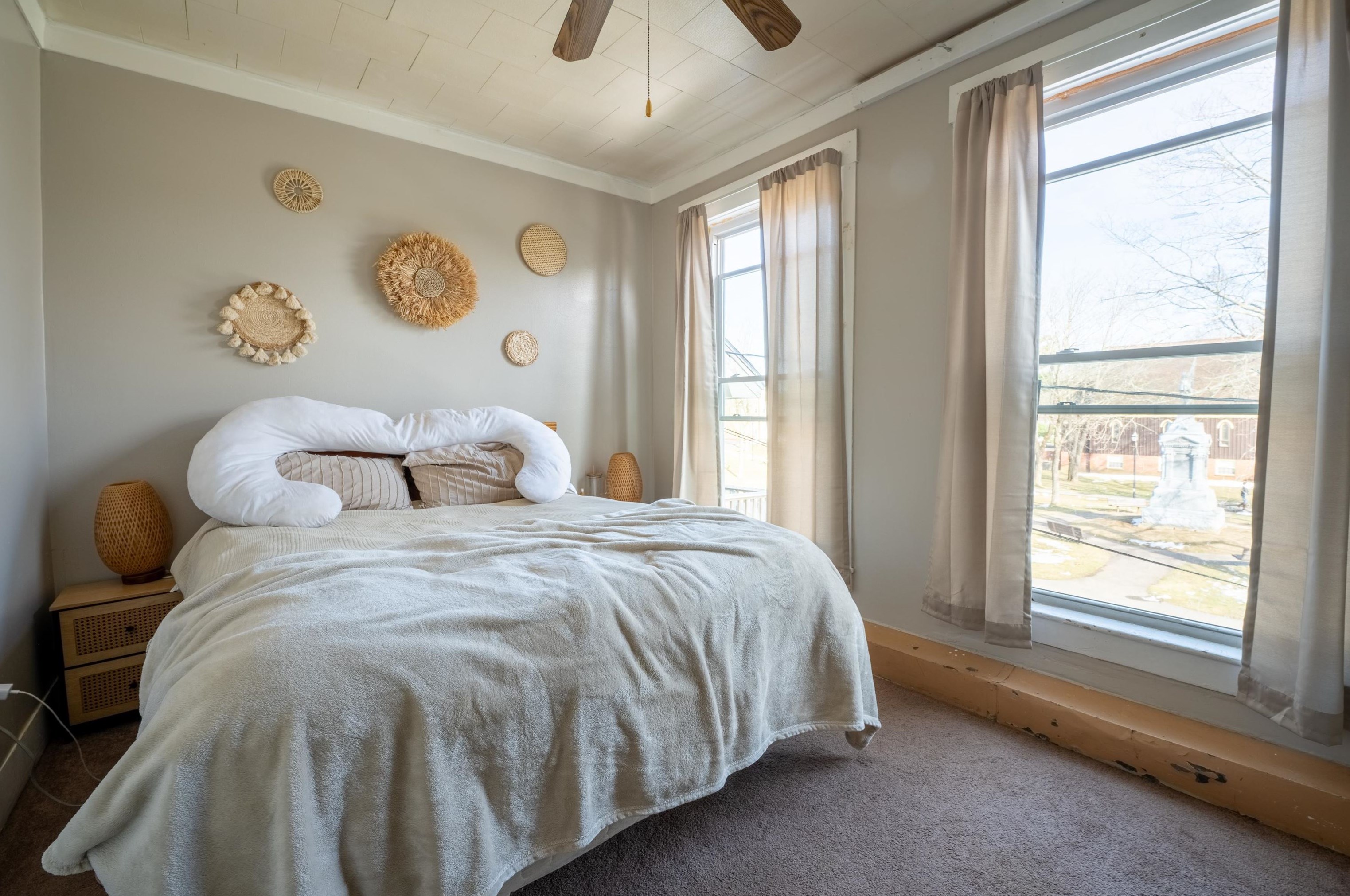 44 Main St, Pittsfield NH 03263-3708 exterior