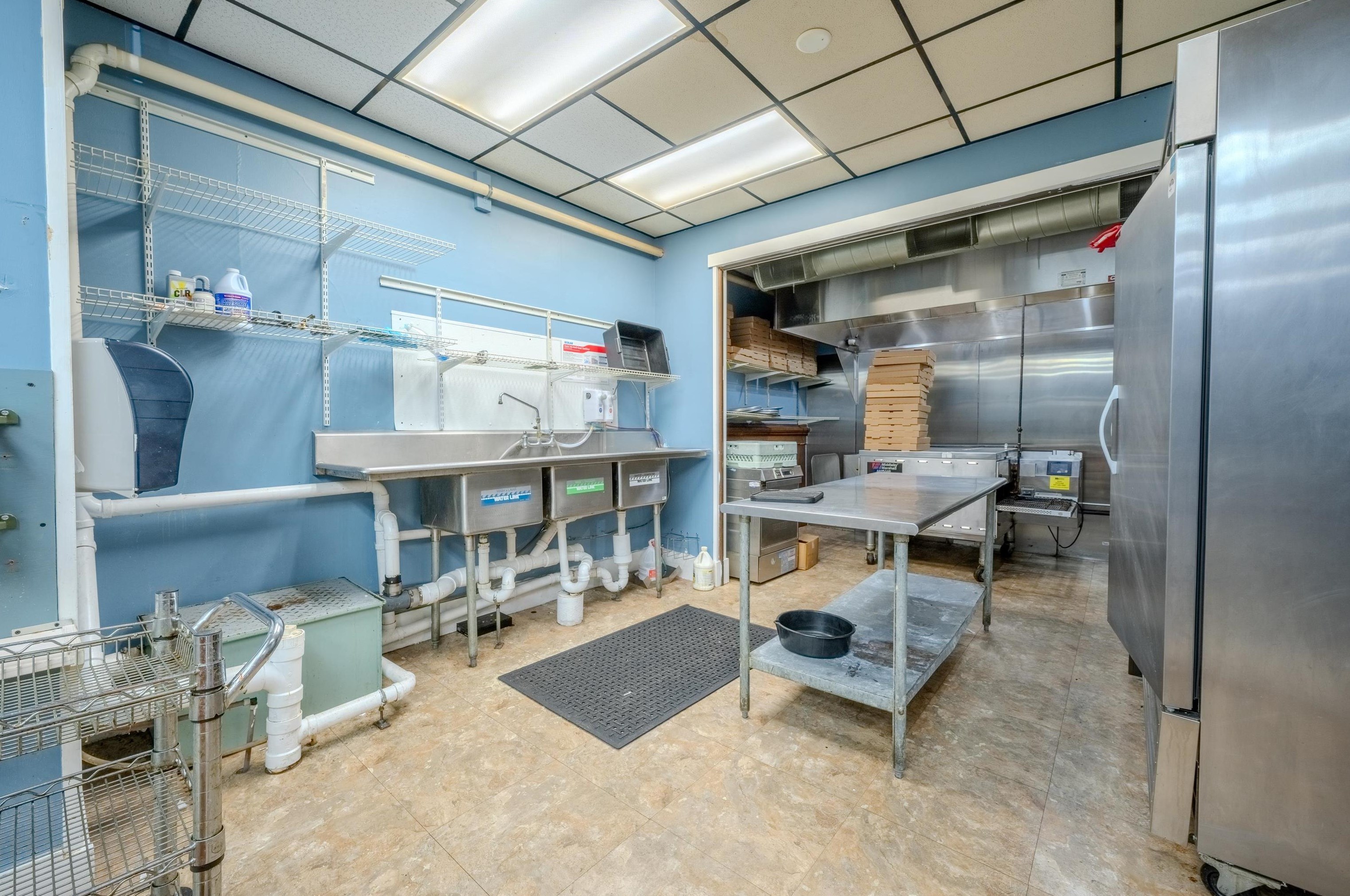 44 Main St, Pittsfield NH 03263-3708 exterior