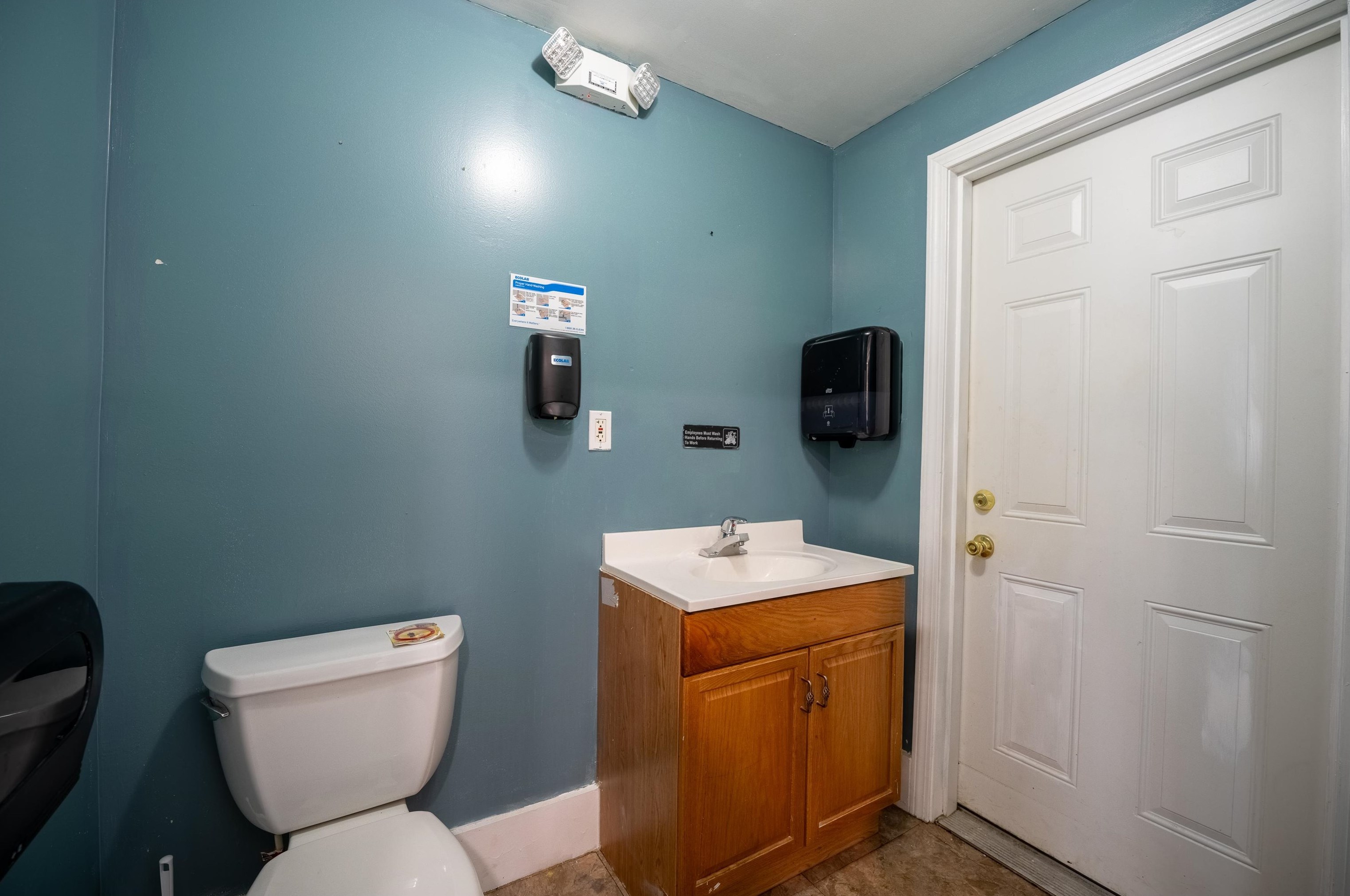 44 Main St, Pittsfield NH 03263-3708 exterior