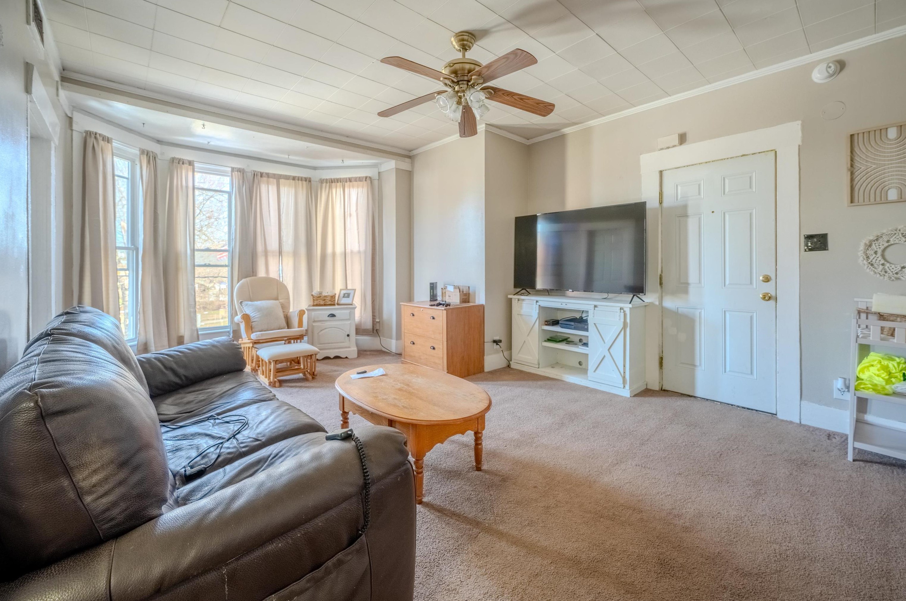 44 Main St, Pittsfield NH 03263-3708 exterior