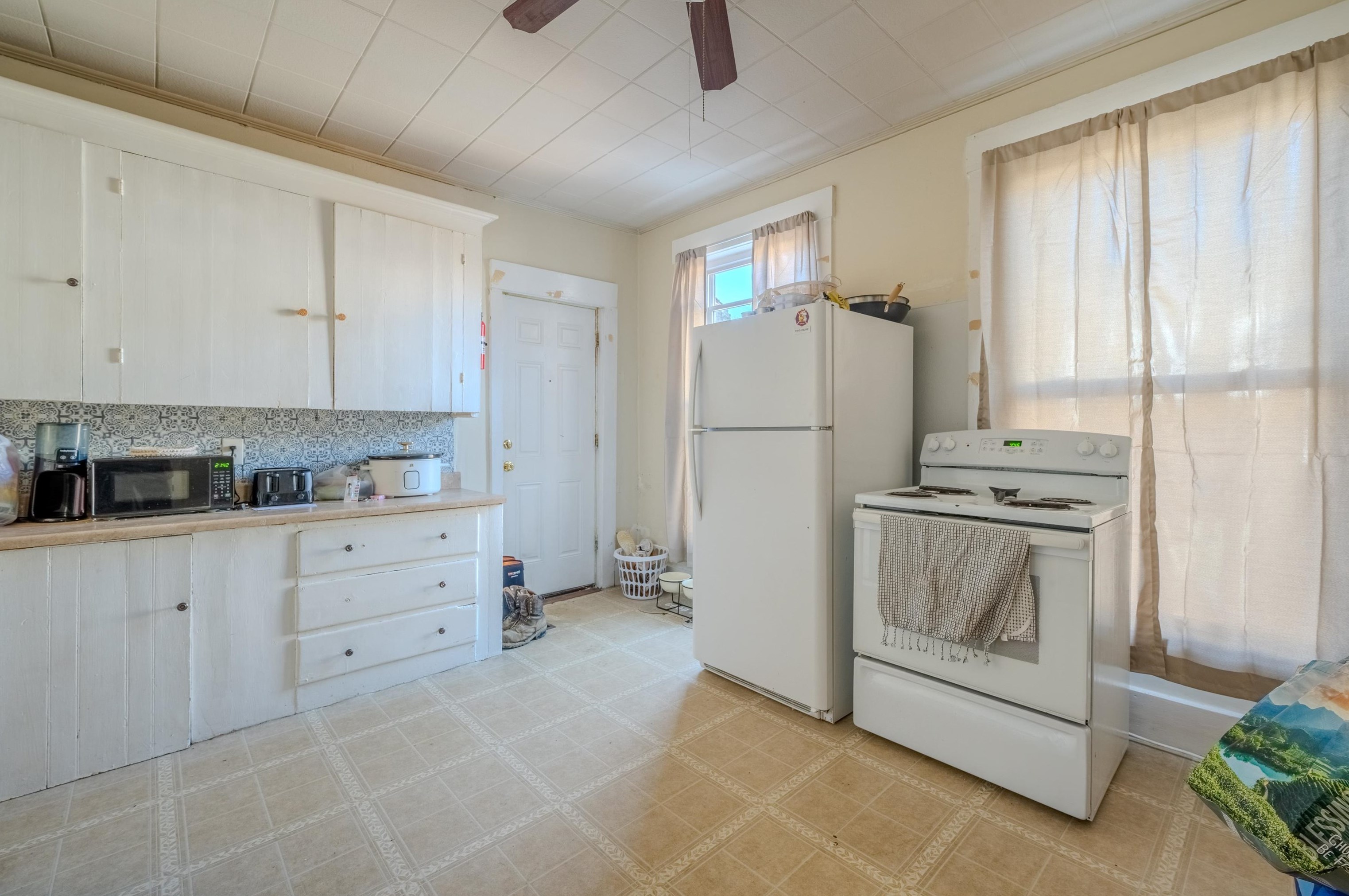 44 Main St, Pittsfield NH 03263-3708 exterior