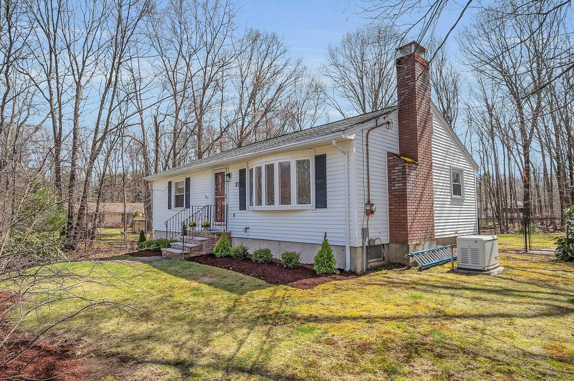 17 Merrill Dr, Atkinson, NH 03811