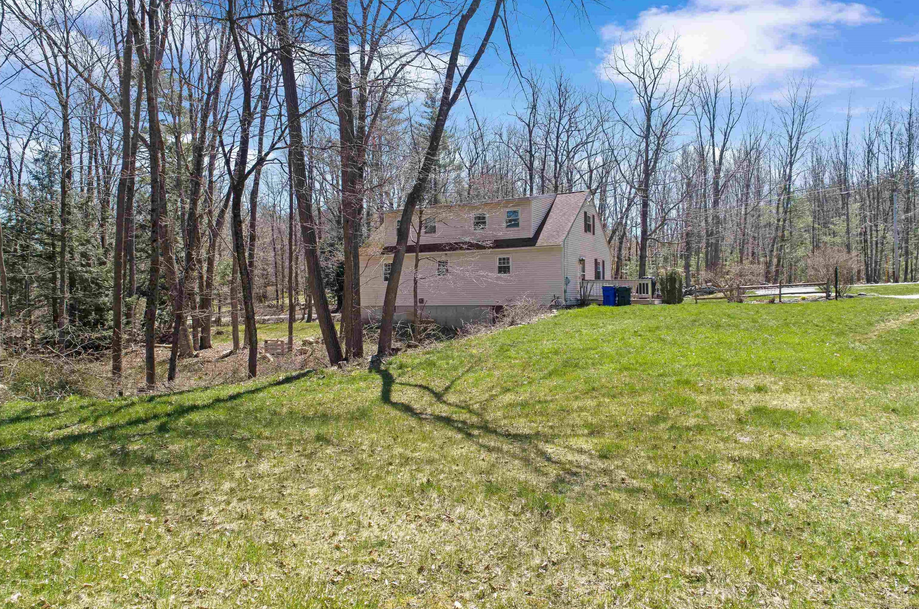 17 Portage Rd, Goffstown, NH 03045